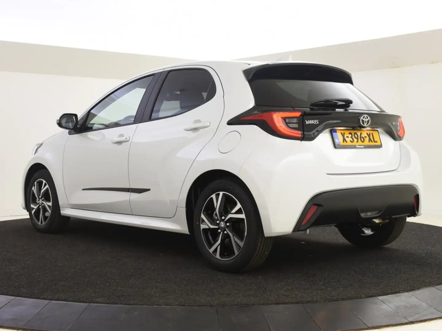 Toyota Yaris Hybrid First Edition | Modeljaar 2024 Wit - 2