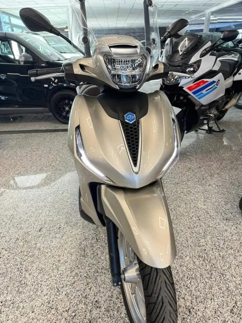 Piaggio Beverly 400 Grigio - 2