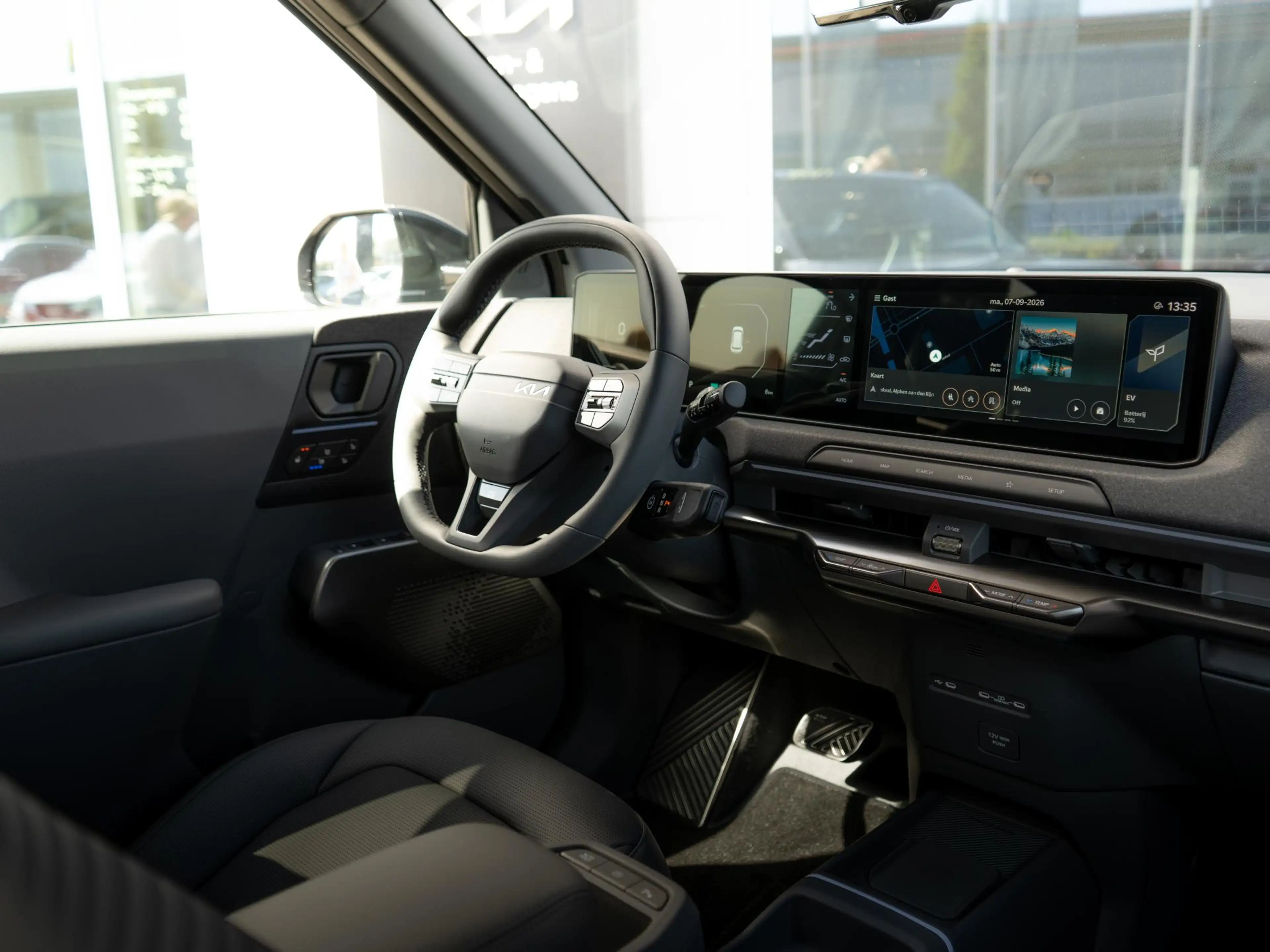Kia EV2 Black-Line 61 kWh 4p | Stoel en stuurverwarming | — photo 15
