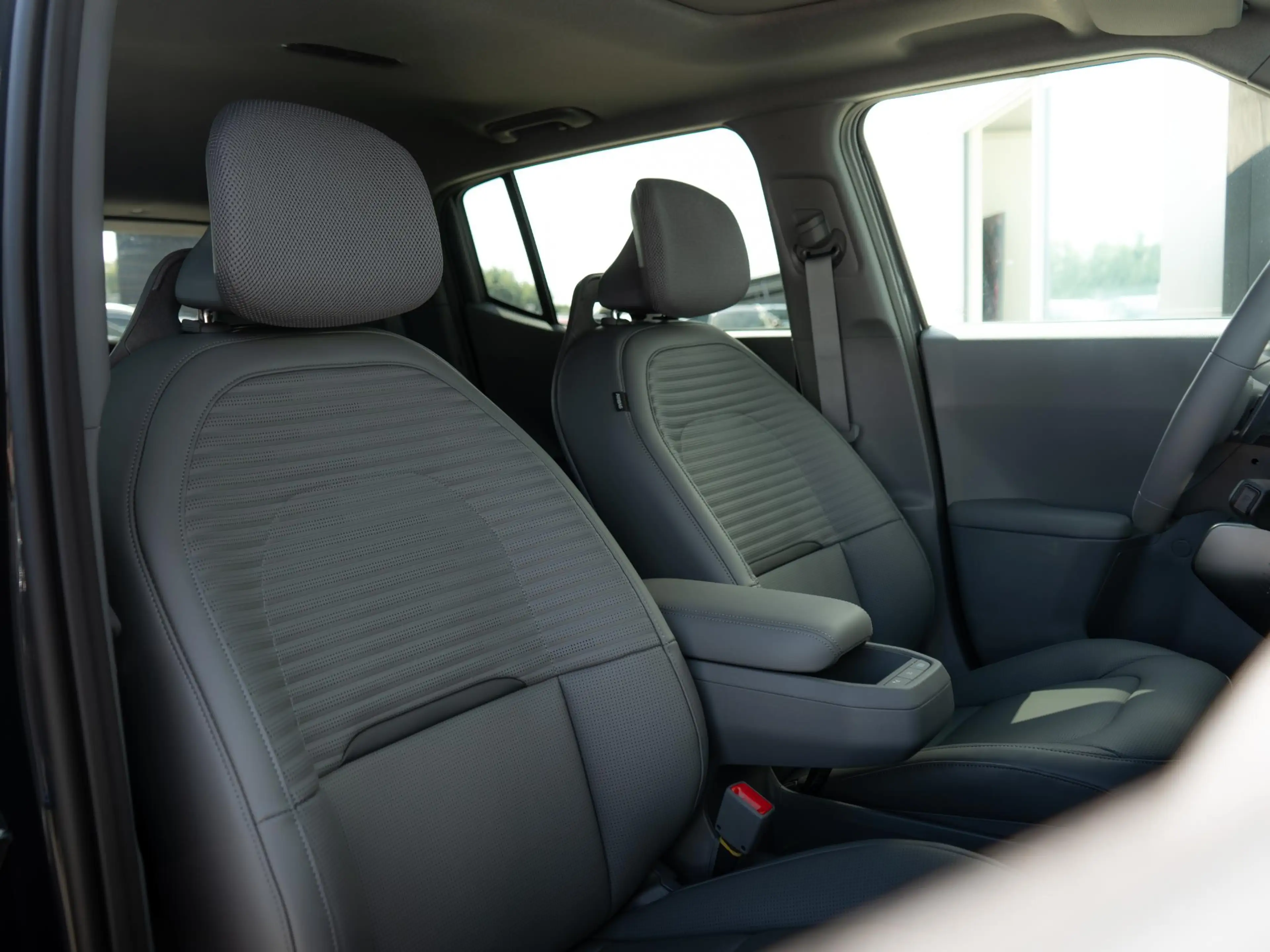 Kia EV2 Black-Line 61 kWh 4p | Stoel en stuurverwarming | — photo 10