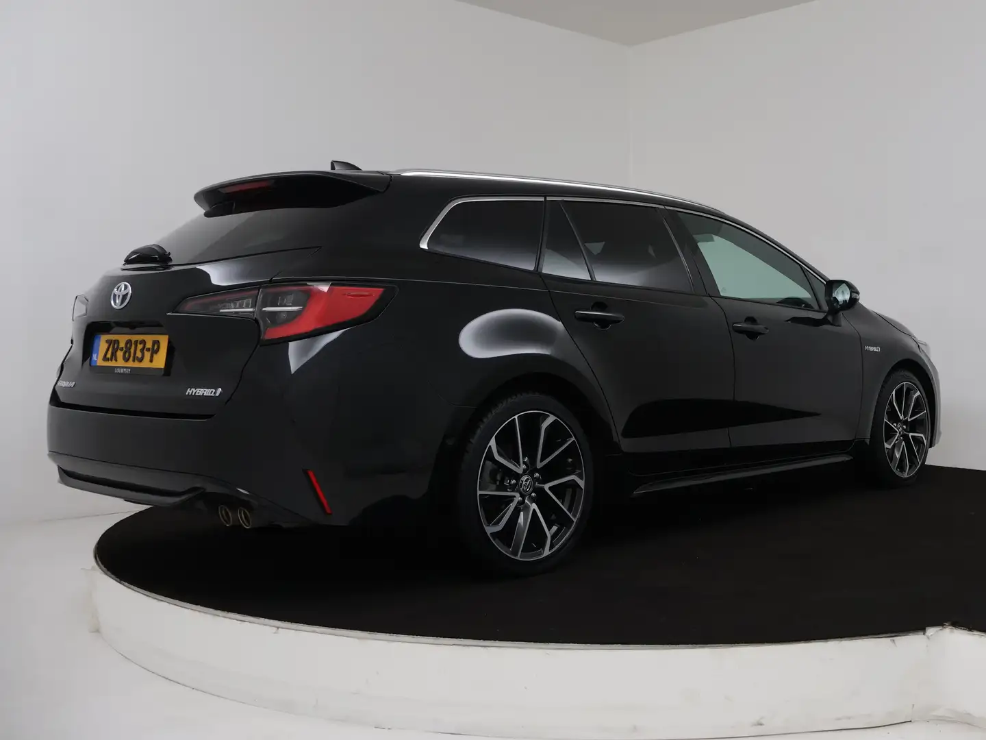 Toyota Corolla Touring Sports 2.0 Hybrid Executive | Navigatie | Negru - 2
