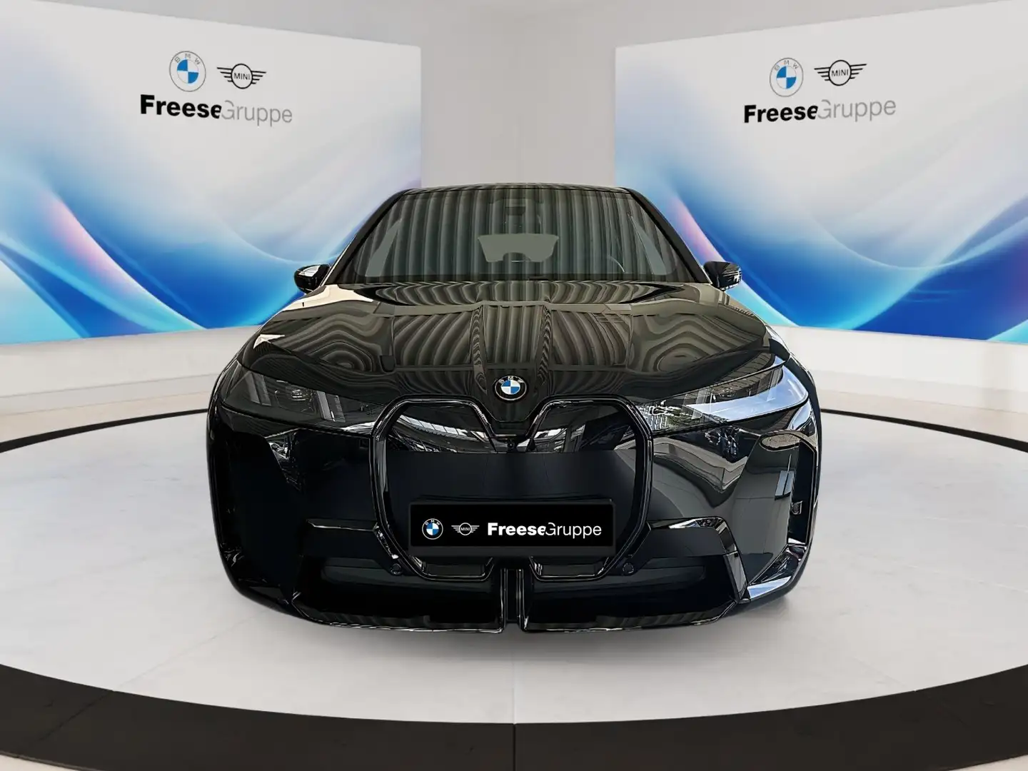 BMW iX xDrive60 Noir - 2