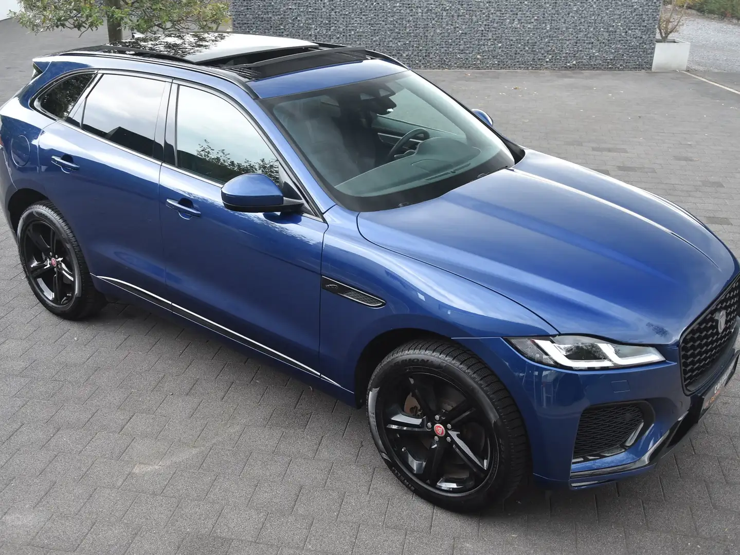 Jaguar F-Pace 2.0 T PHEV AWD P400e R-Dynamic S/Opendak Blauw - 2