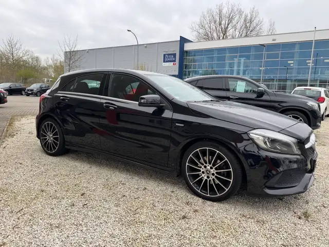 Mercedes-Benz A 180 BlueEfficiency Sitzheizung AMG Line 2.hd
