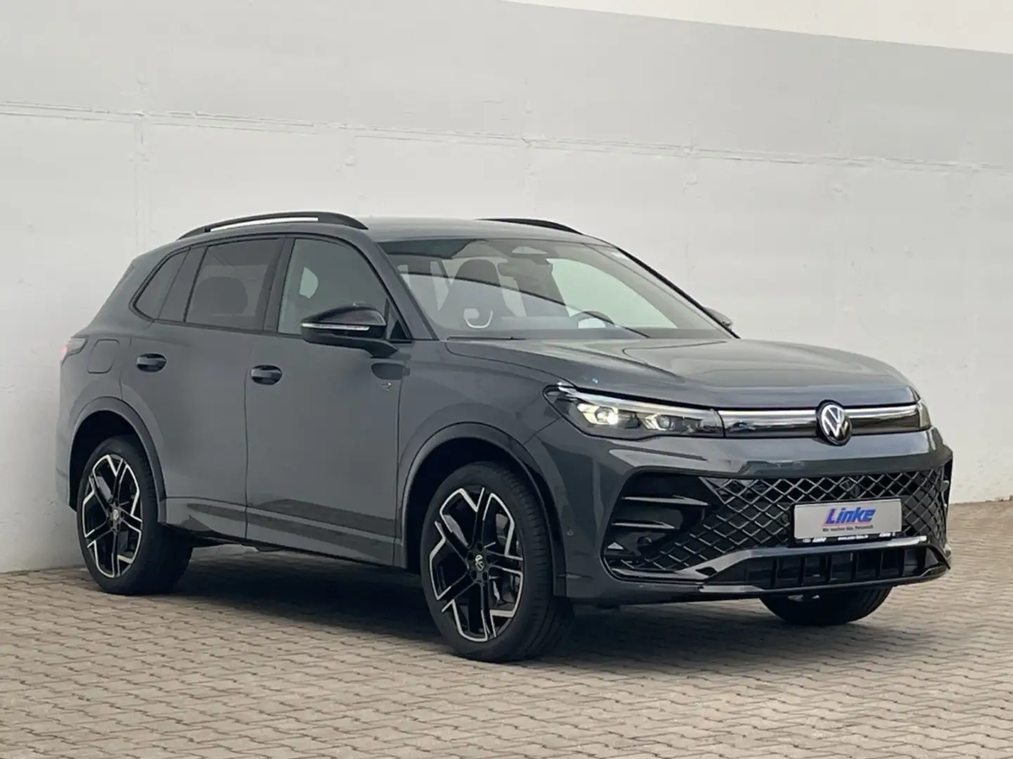 Volkswagen Tiguan R-Line eHybrid Black Style HUD/AHK/DCCPro Grau - 2