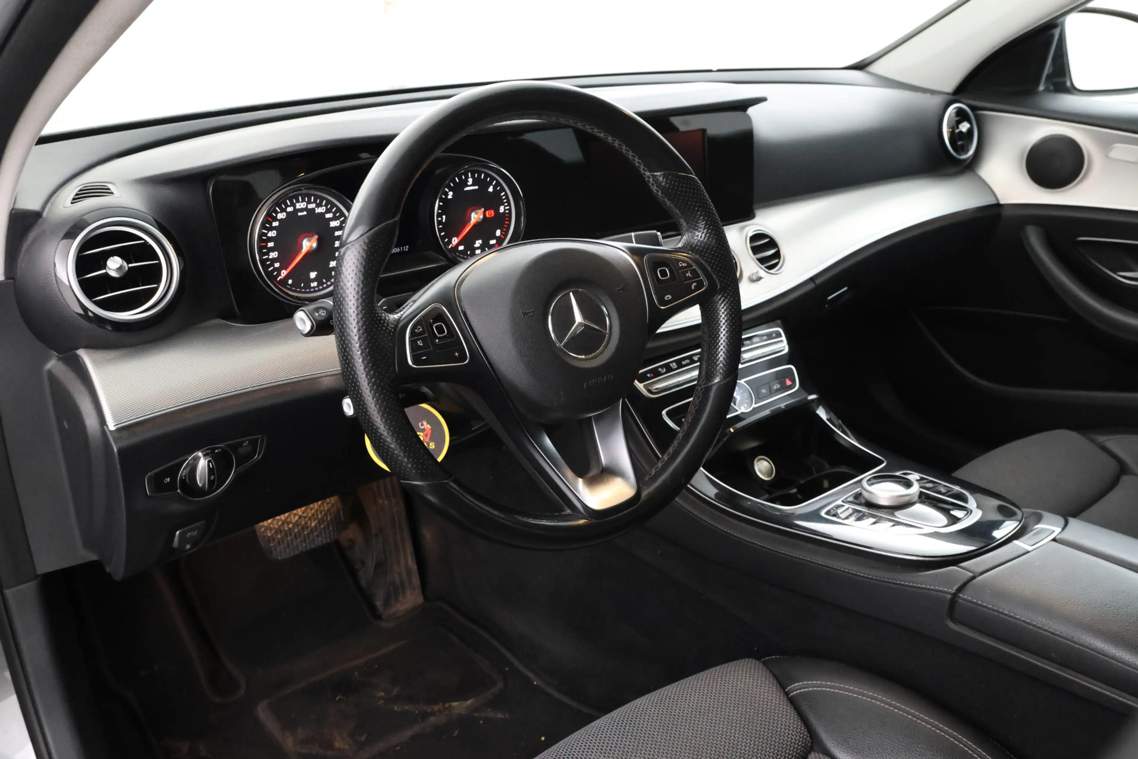Mercedes-Benz E 220 Estate d Prestige — photo 11