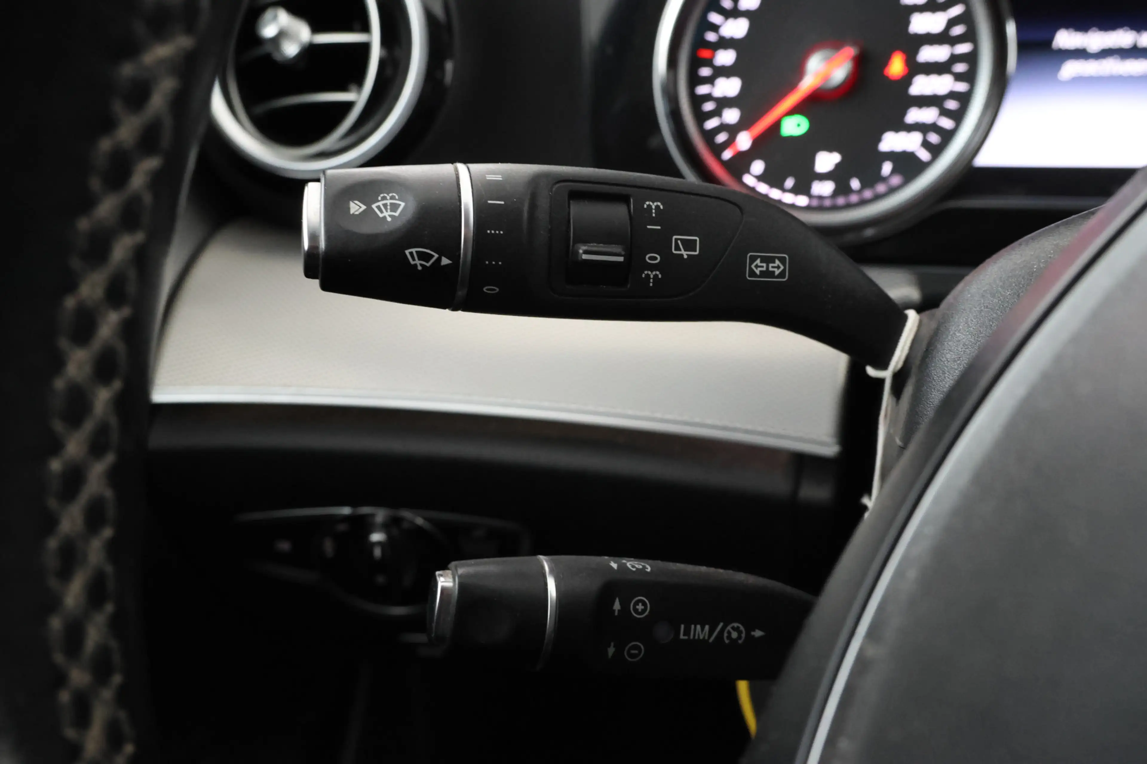Mercedes-Benz E 220 Estate d Prestige — photo 20