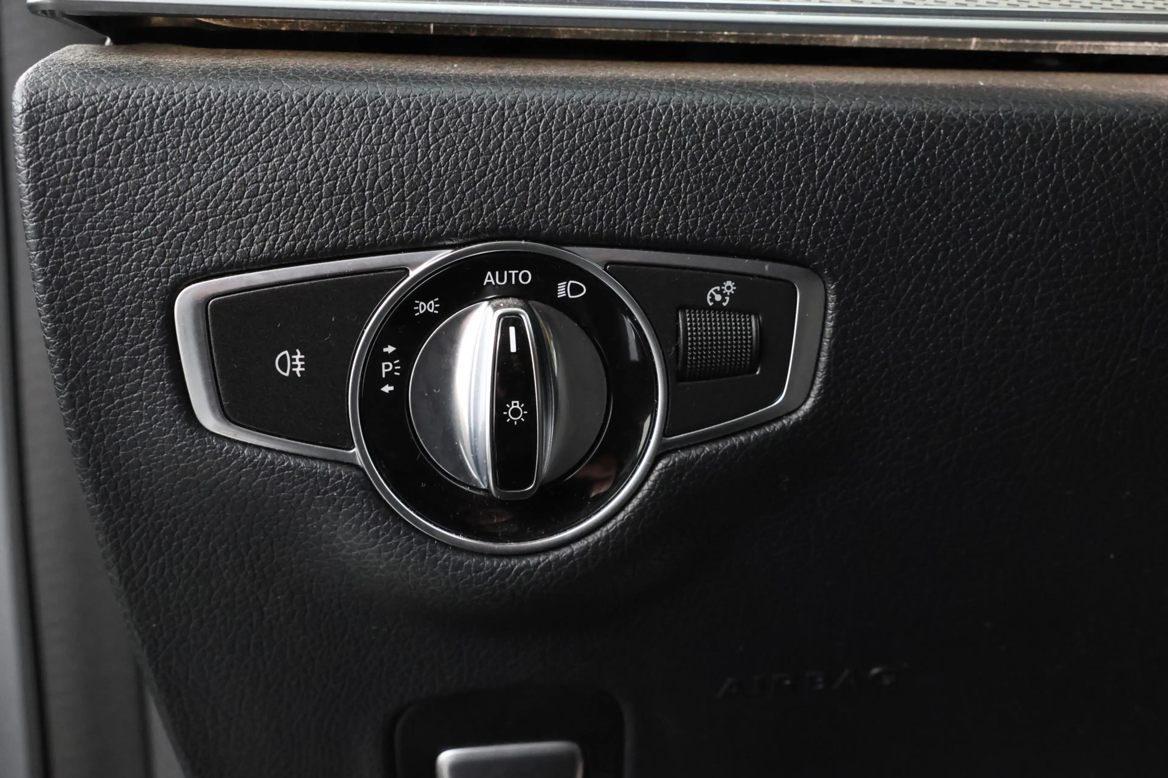 Mercedes-Benz E 220 Estate d Prestige — photo 16
