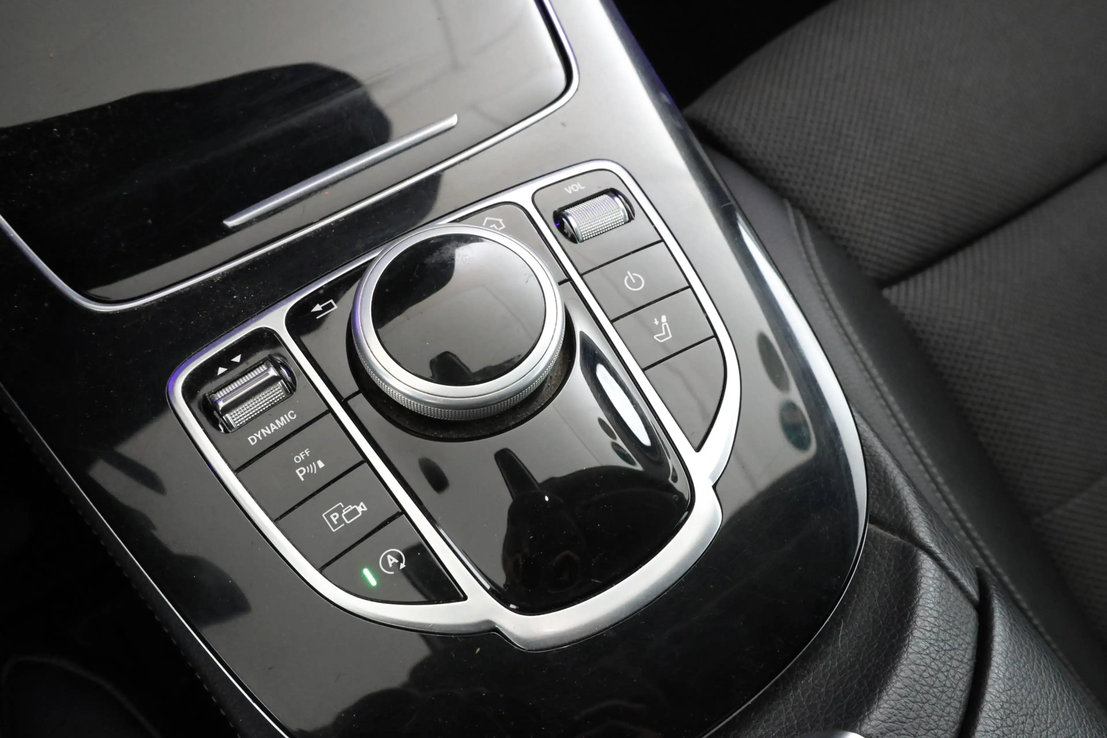 Mercedes-Benz E 220 Estate d Prestige — photo 27