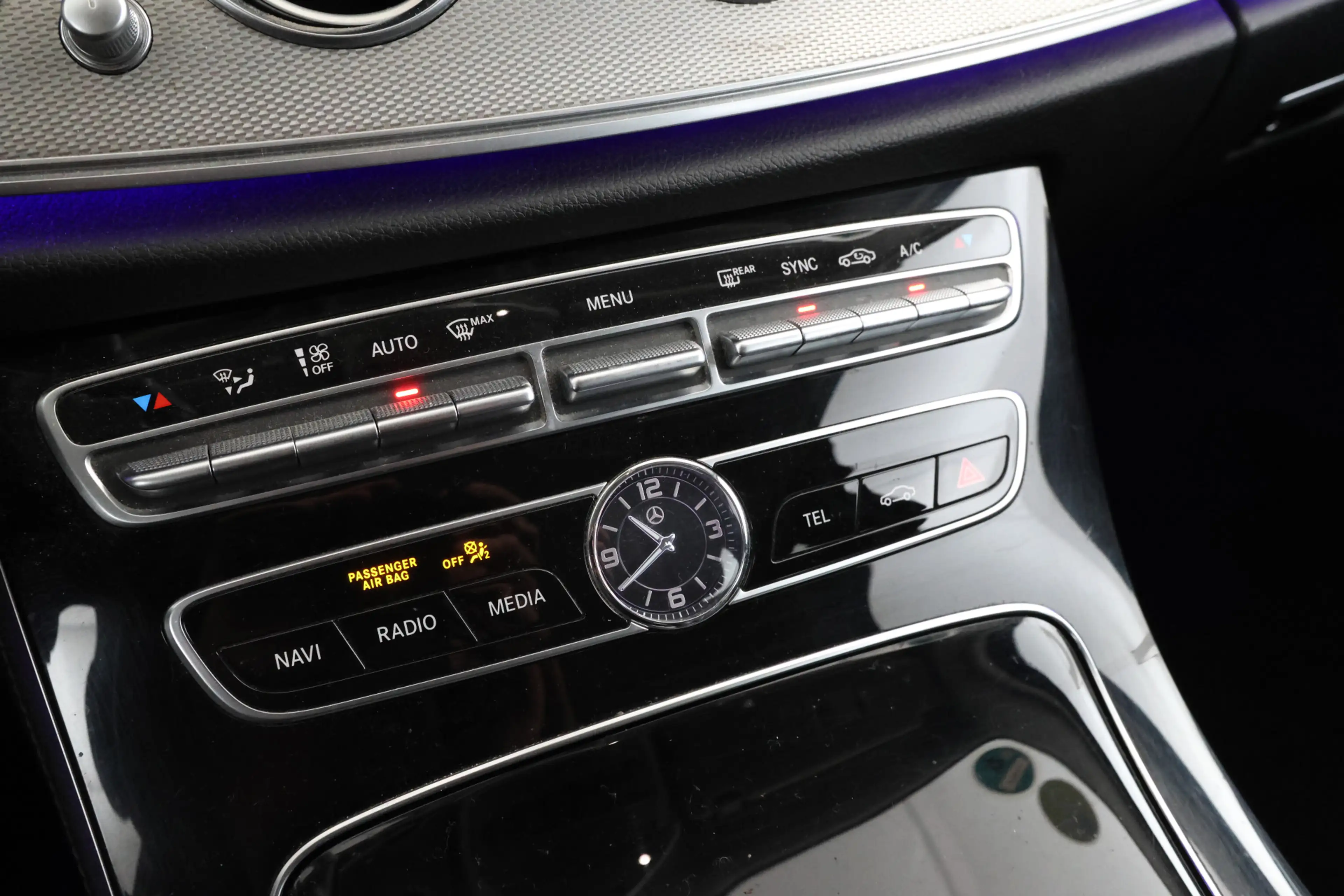 Mercedes-Benz E 220 Estate d Prestige — photo 26