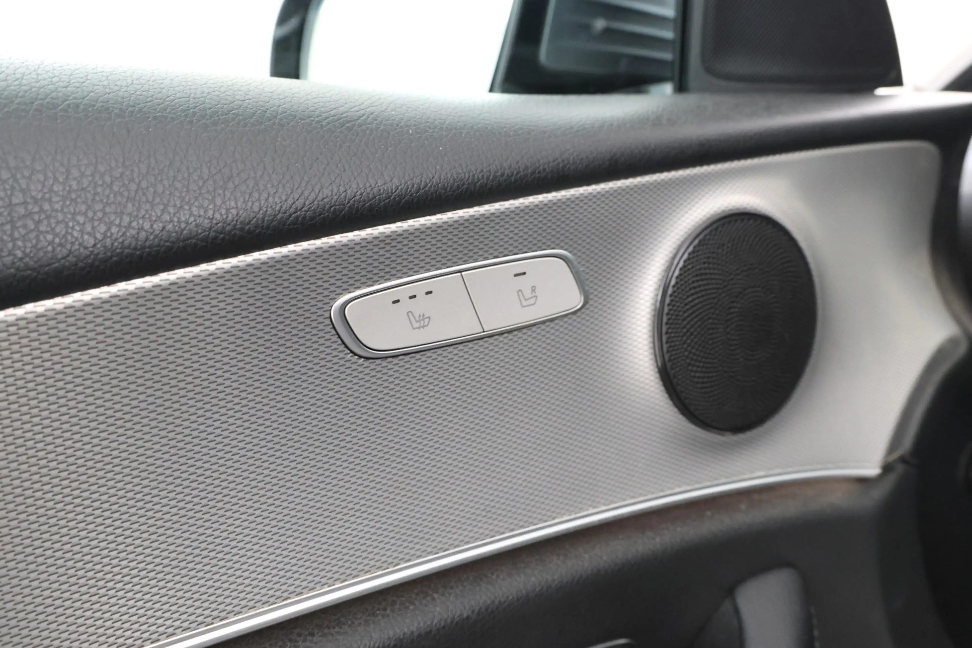 Mercedes-Benz E 220 Estate d Prestige — photo 13