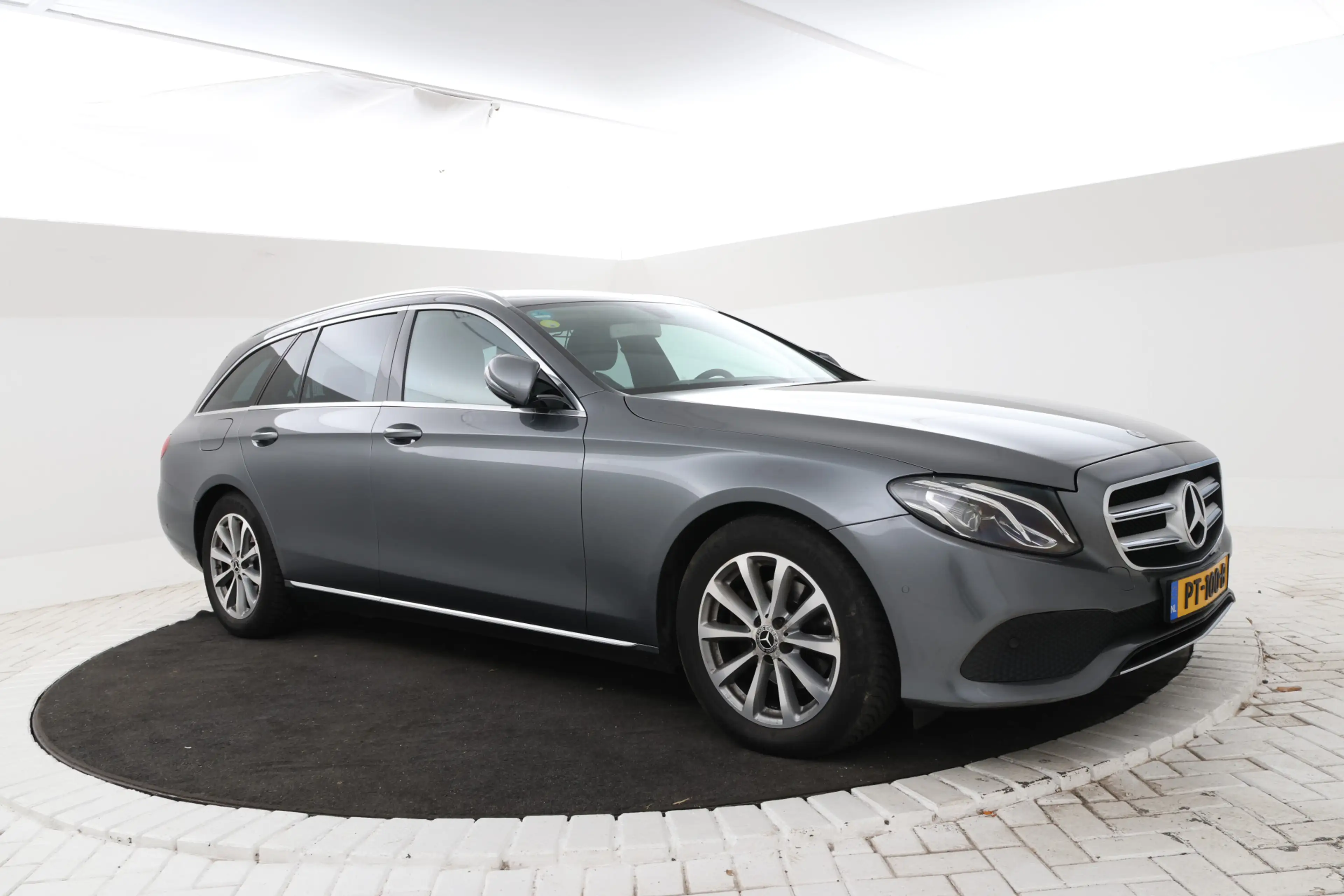 Mercedes-Benz E 220 Estate d Prestige — photo 4