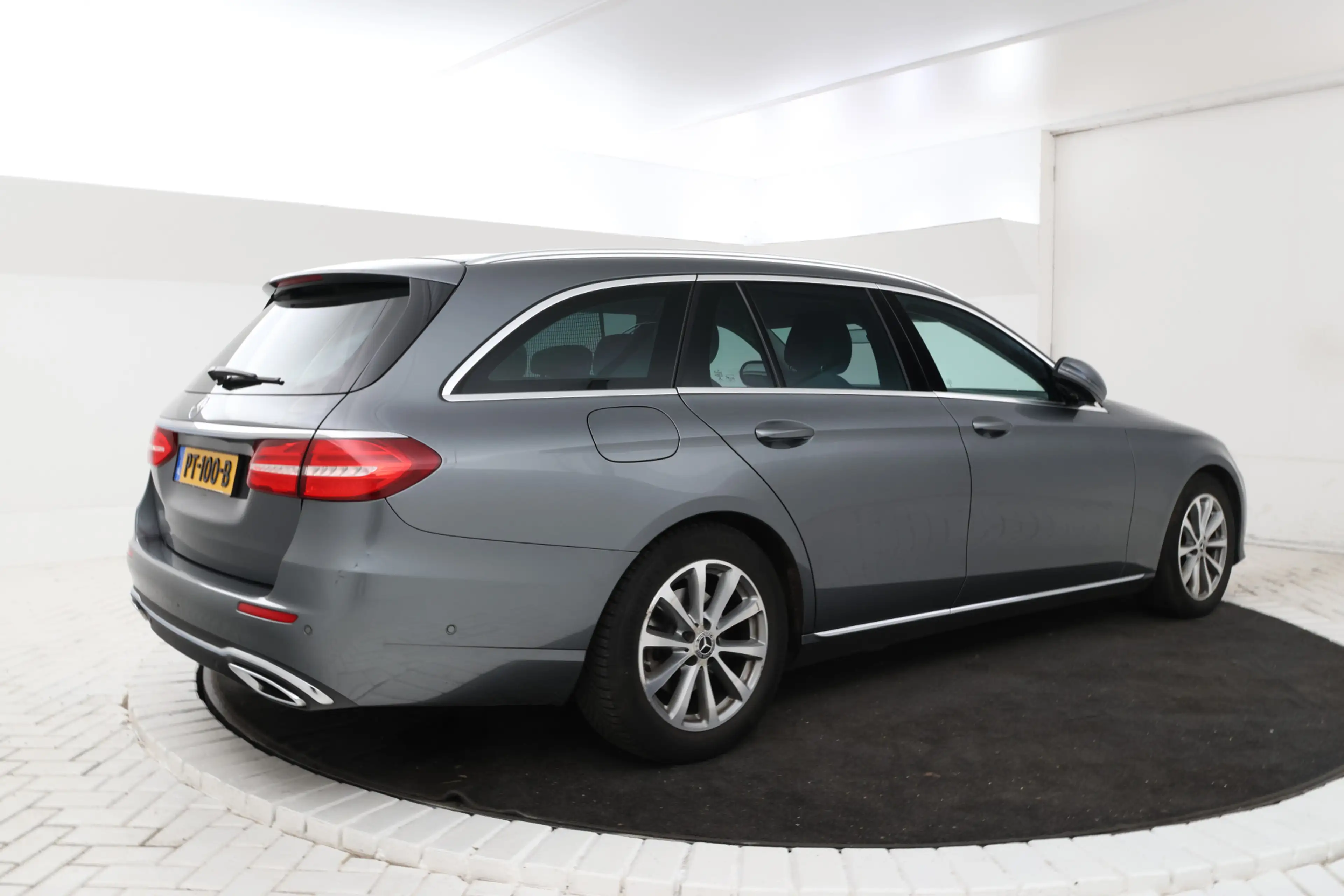 Mercedes-Benz E 220 Estate d Prestige — photo 2