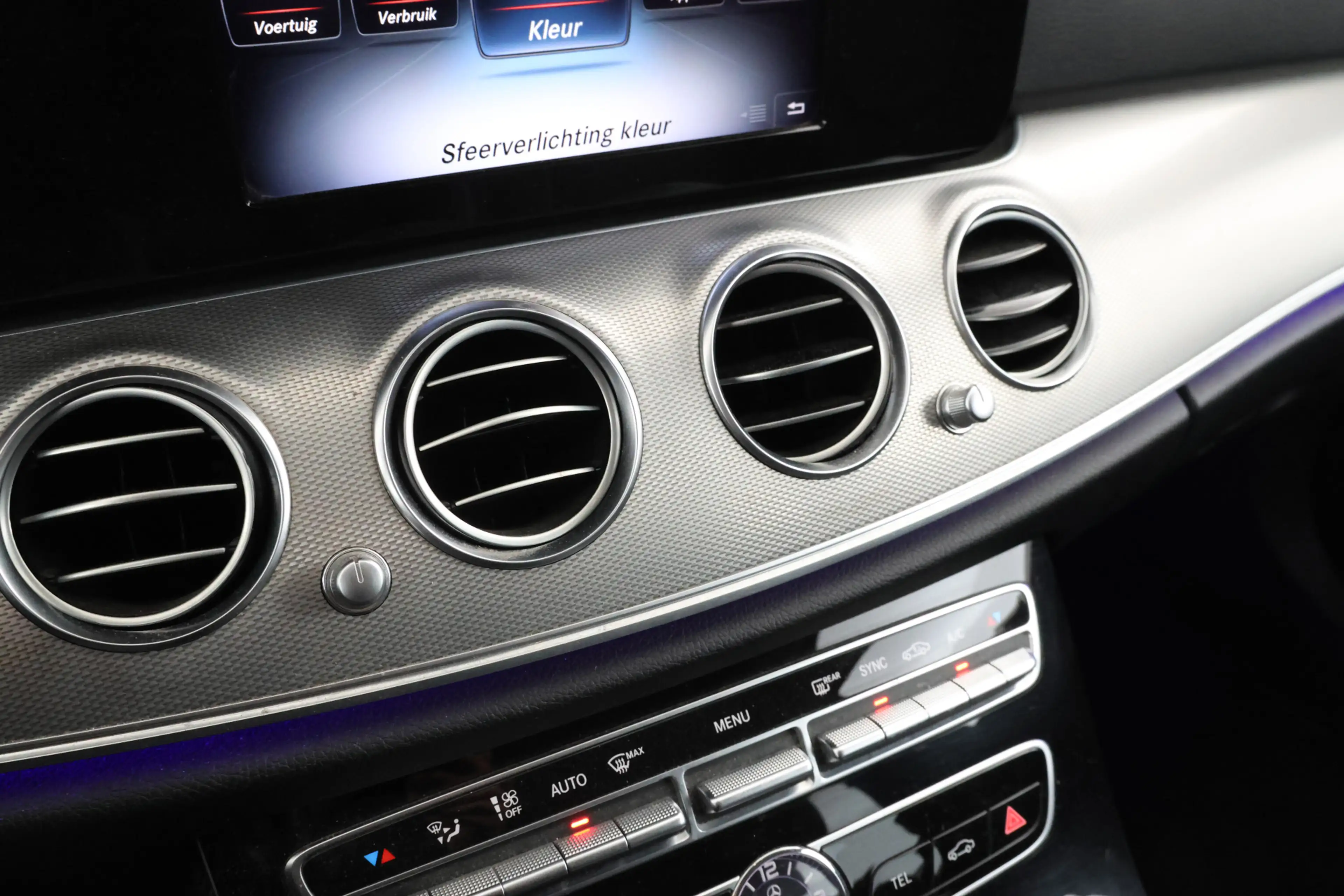 Mercedes-Benz E 220 Estate d Prestige — photo 25