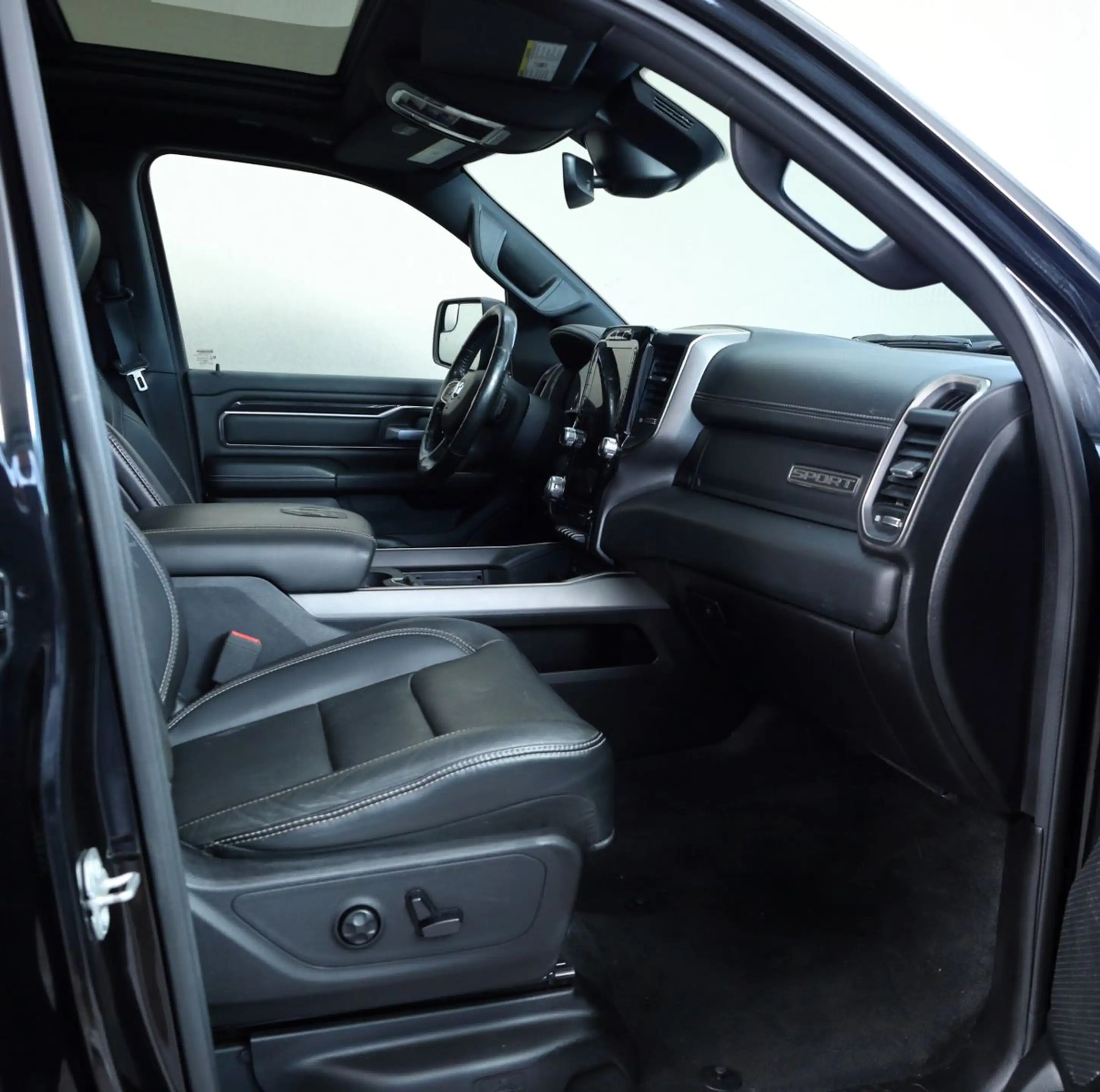 Dodge RAM Crew Cab SportLPG U-FreiDeutsche Genration 5 — photo 11
