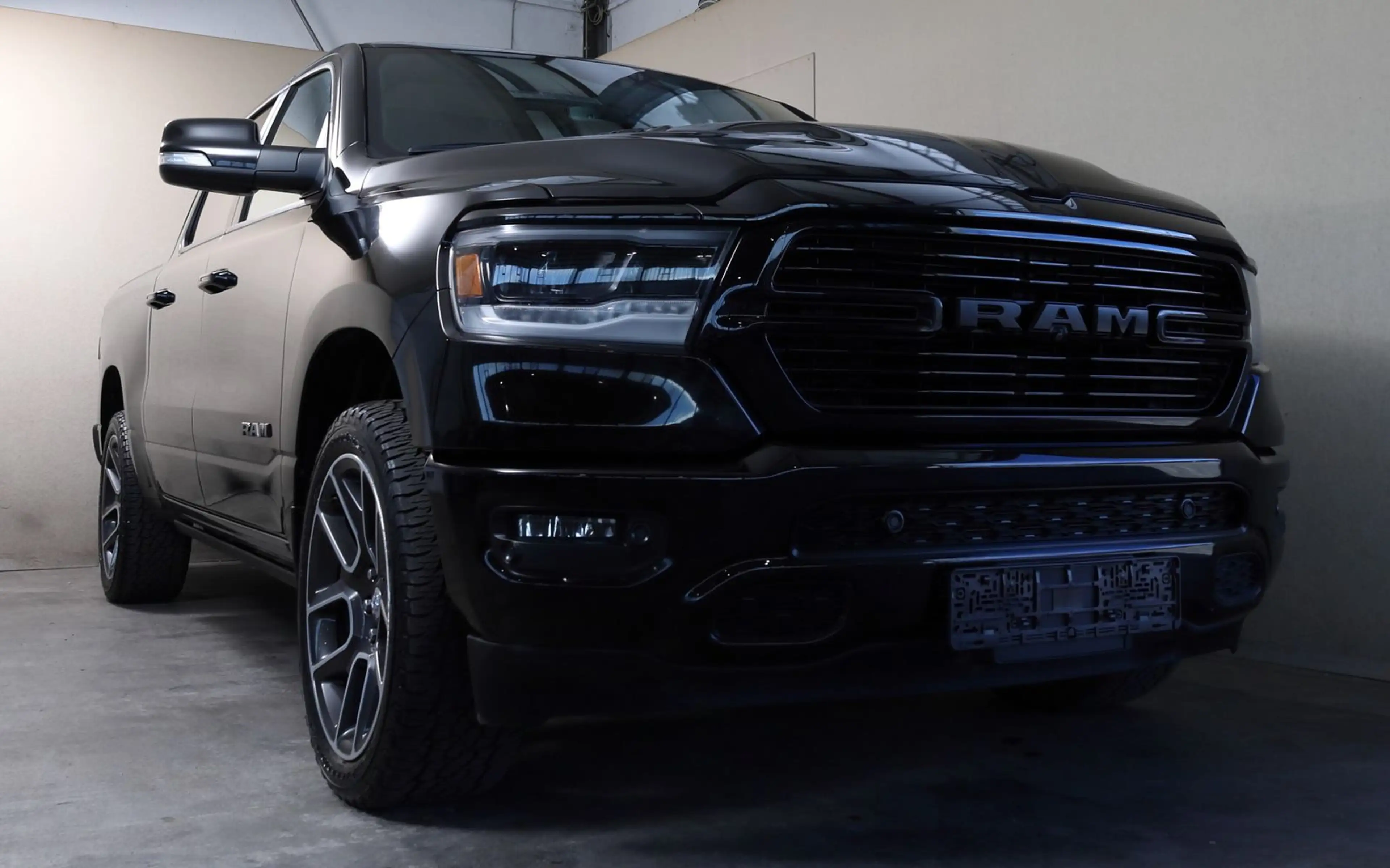 Dodge RAM Crew Cab SportLPG U-FreiDeutsche Genration 5 — photo 4