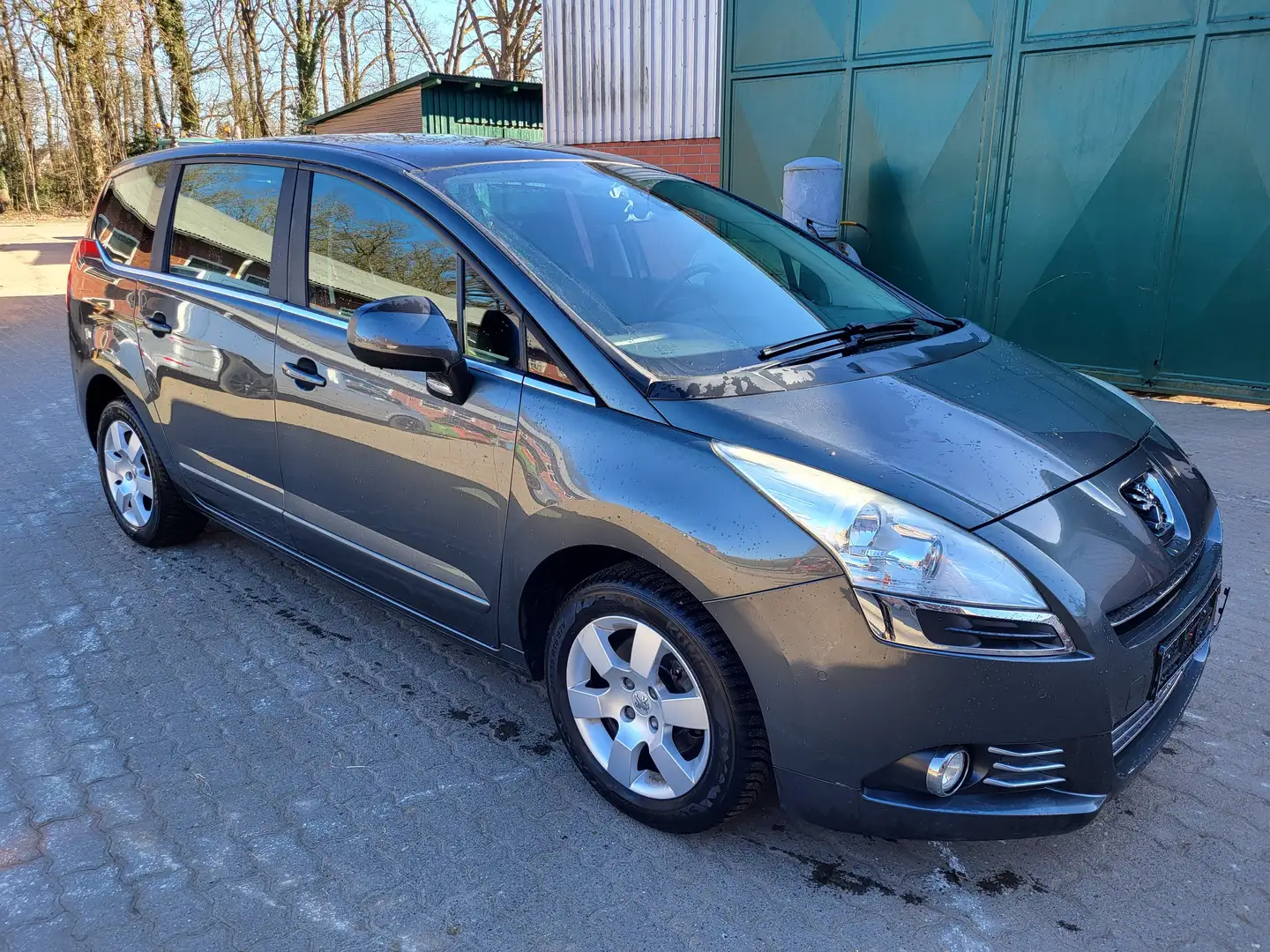 Peugeot 5008 Style  7 Sitzer - 2