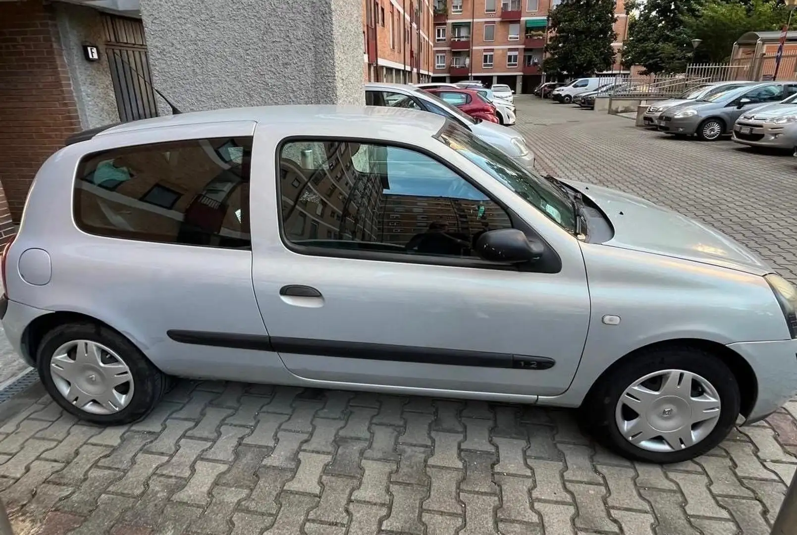 Renault Clio Clio II 2001 3p 1.2 Expression Grigio - 2