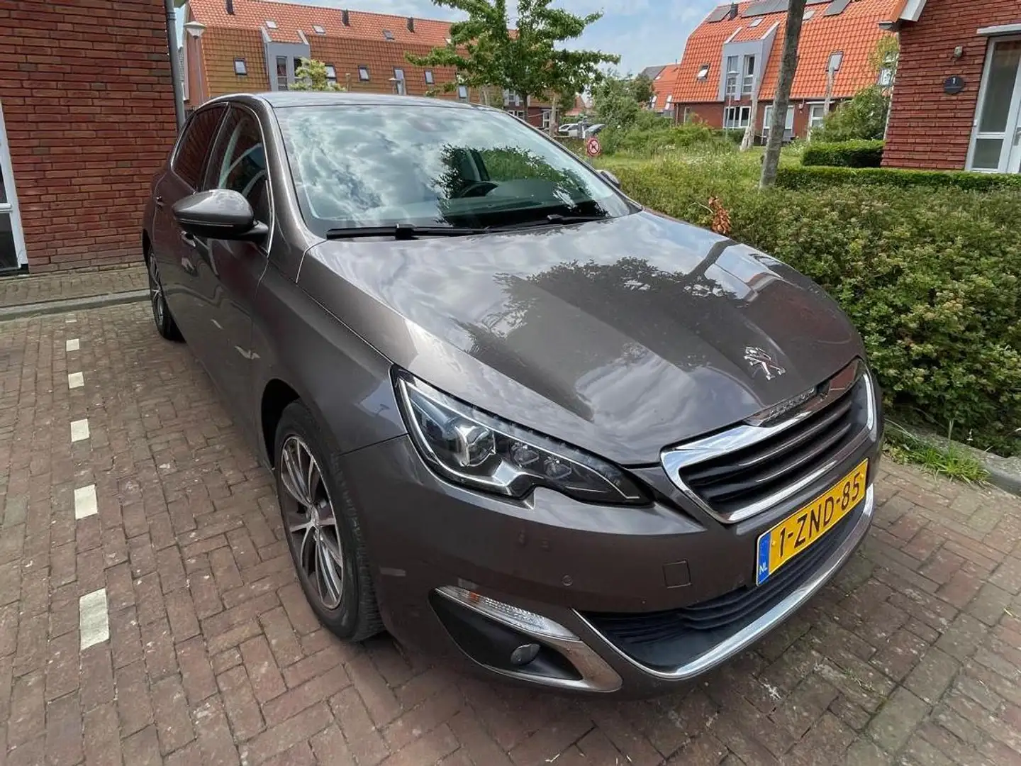 Peugeot 308 308 1.2 e-THP Allure automaat Grijs - 1