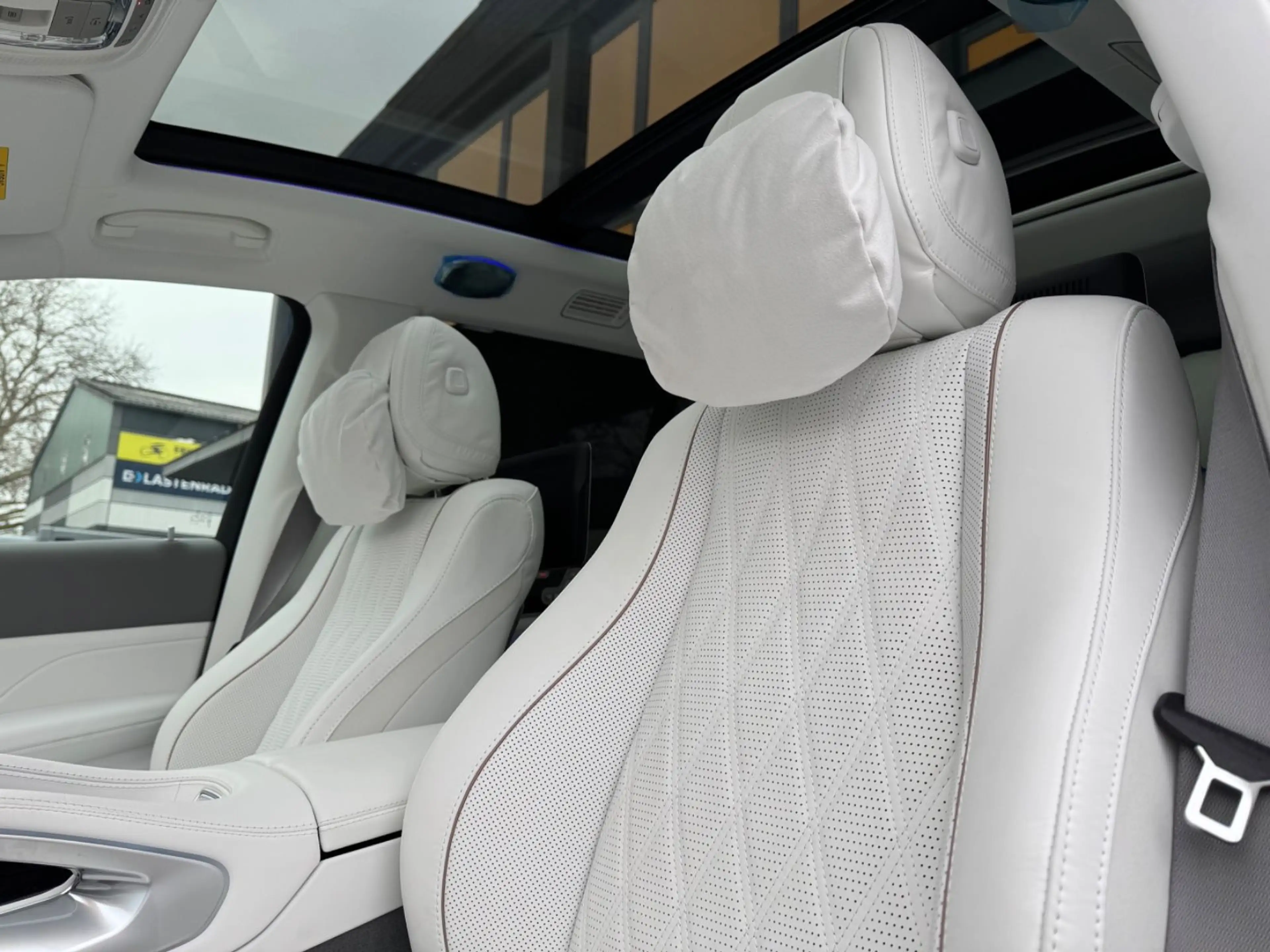 Mercedes-Benz GLS 600 MAYBACH|WEISS|PY26|E-BODY|3D-BURMESTER|KÜLFACH| — photo 11