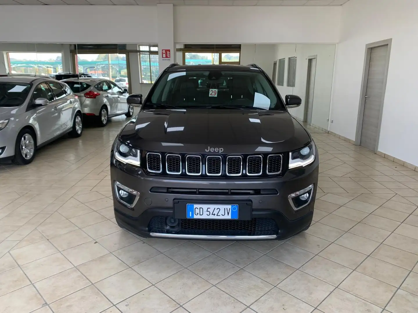 Jeep Compass Compass II 2017 1.3 turbo t4 phev Limited 4xe at6 Grijs - 2