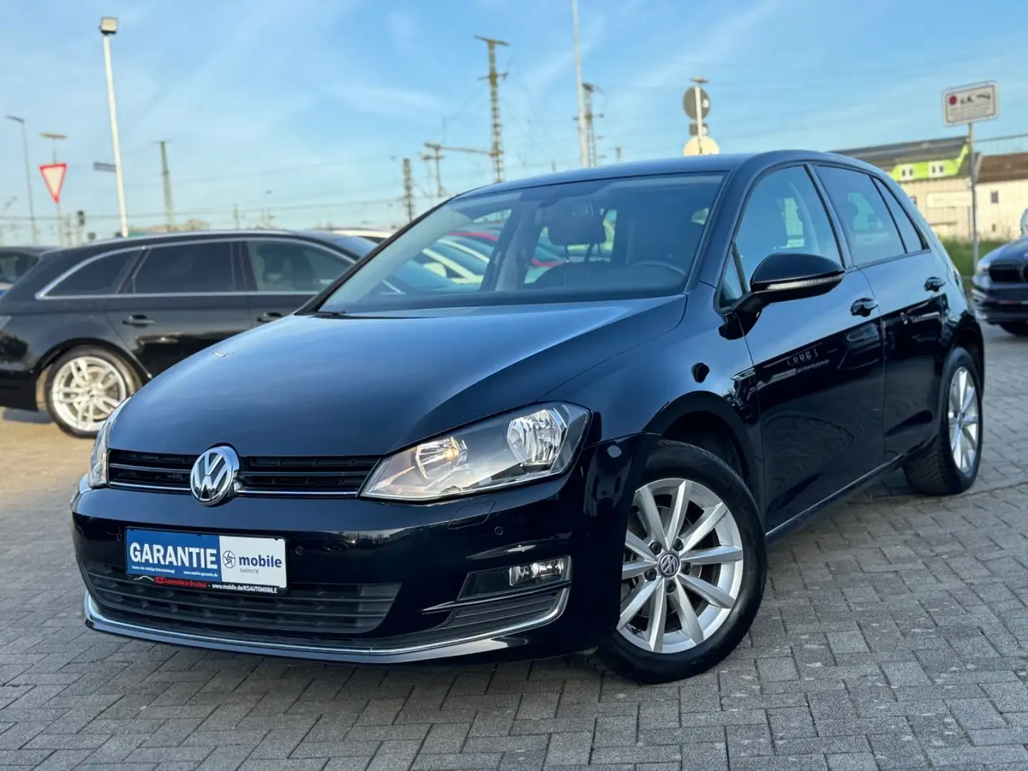 Volkswagen Golf VII TDI Lim. Lounge BMT Schwarz - 1