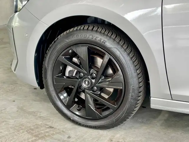 Opel Corsa view 9