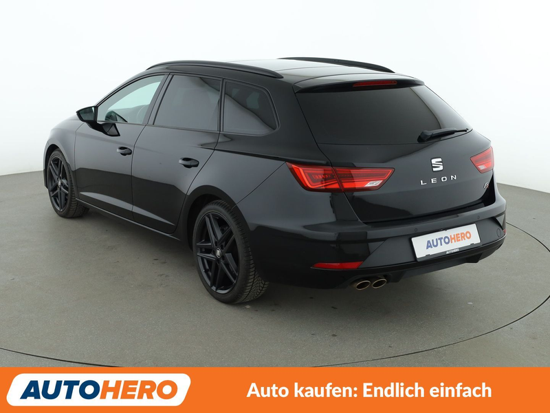SEAT Leon 1.5 TSI ACT FR Black Matt Edition Aut.*NAVI*LED* — photo 4