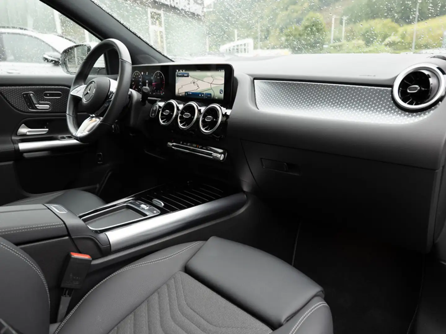 Mercedes-Benz GLA 220 d 4M Progressive/LED/Cam/Pano/AHK/Memo Weiß - 2