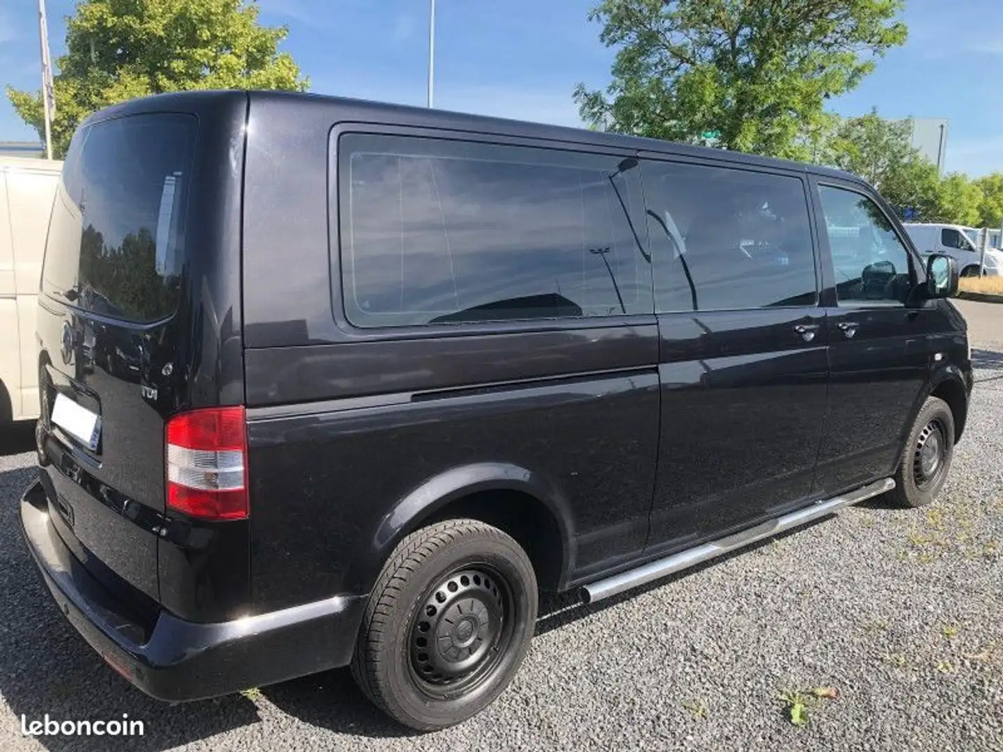 Volkswagen 2.5 TDI 130CH LONG TIPTRONIC Чорний - 2