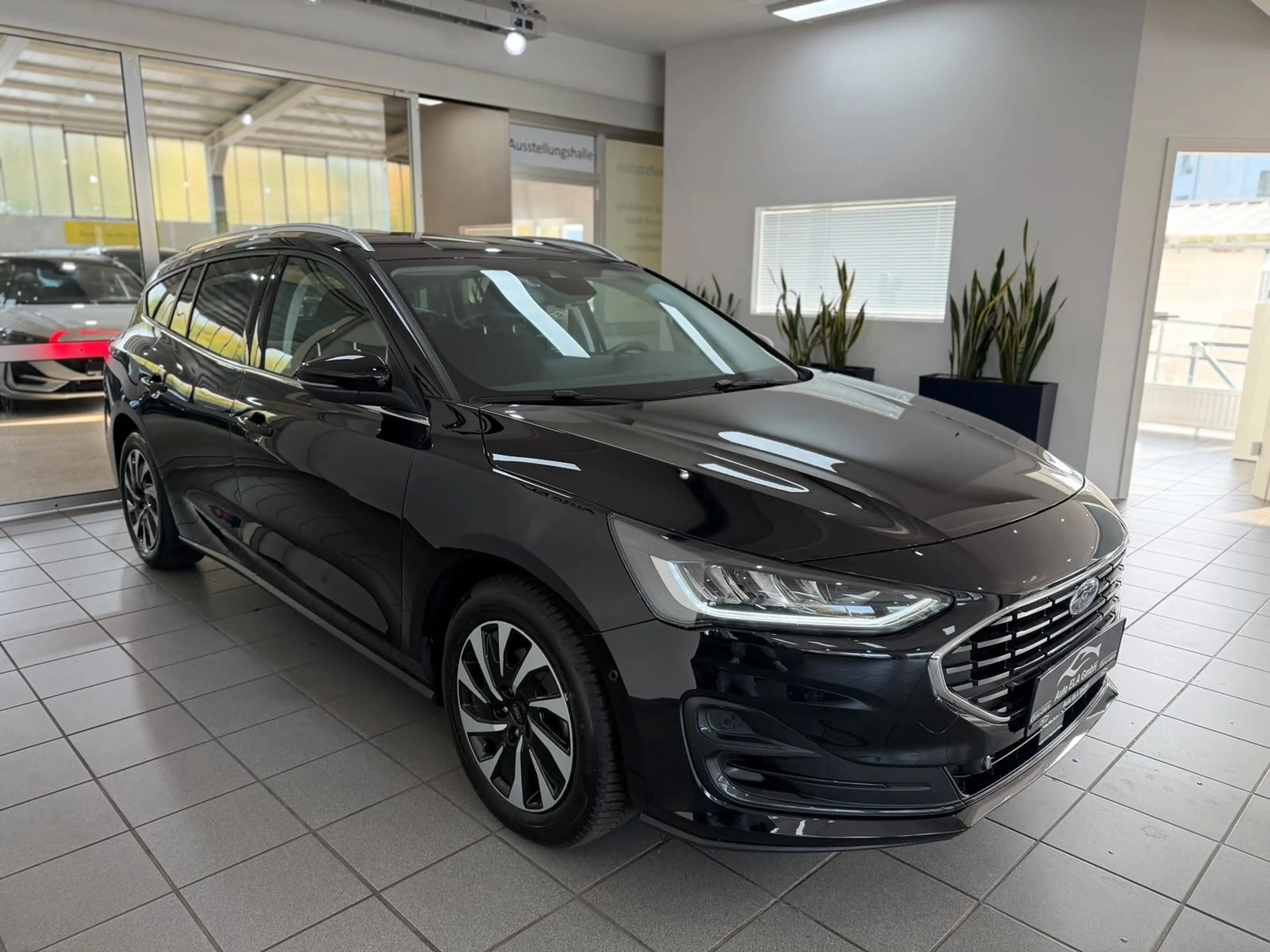 Ford Focus Turnier Titanium Automatik 1.Hand|AHK|Kam. — photo 8