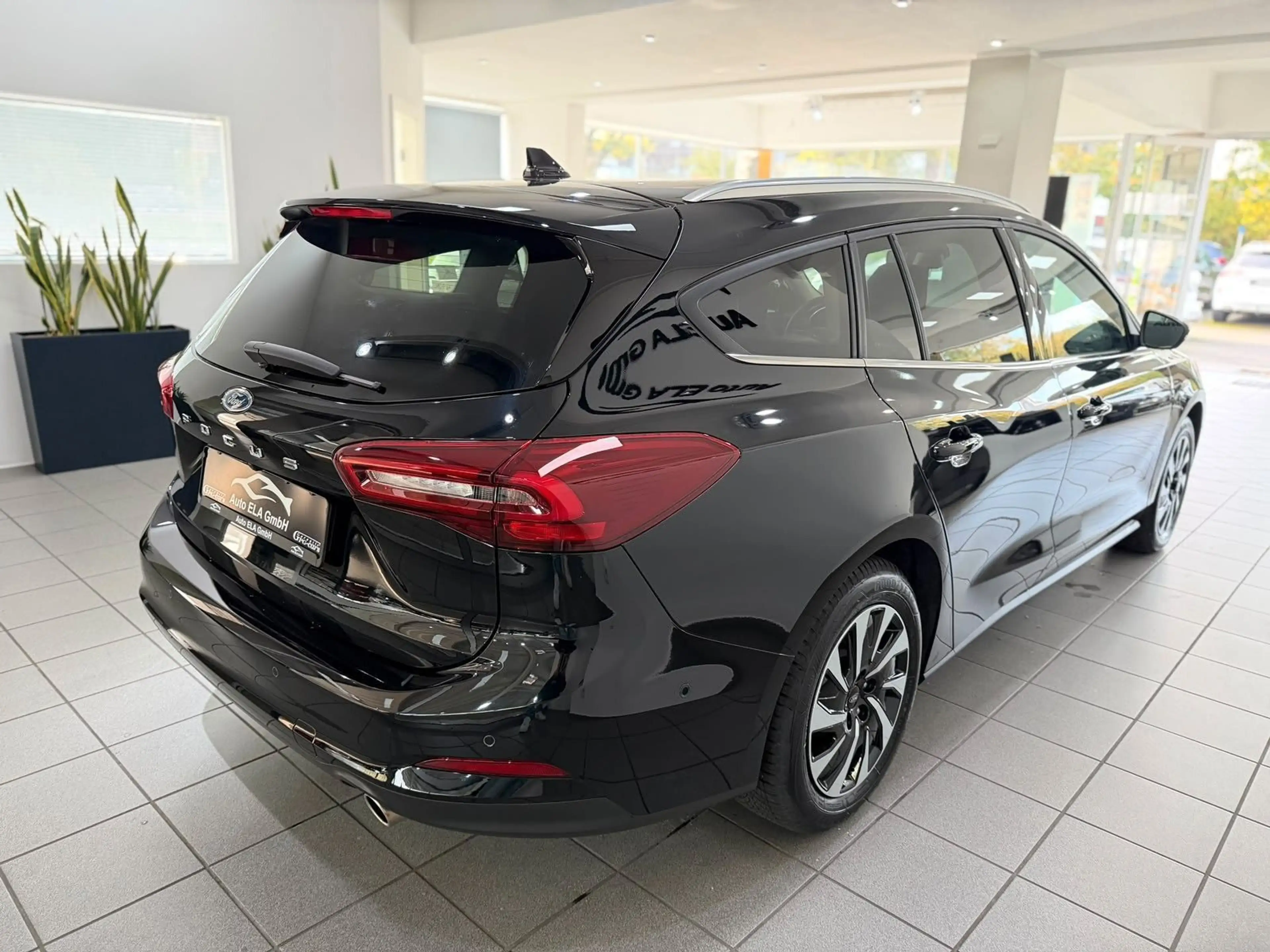 Ford Focus Turnier Titanium Automatik 1.Hand|AHK|Kam. — photo 6