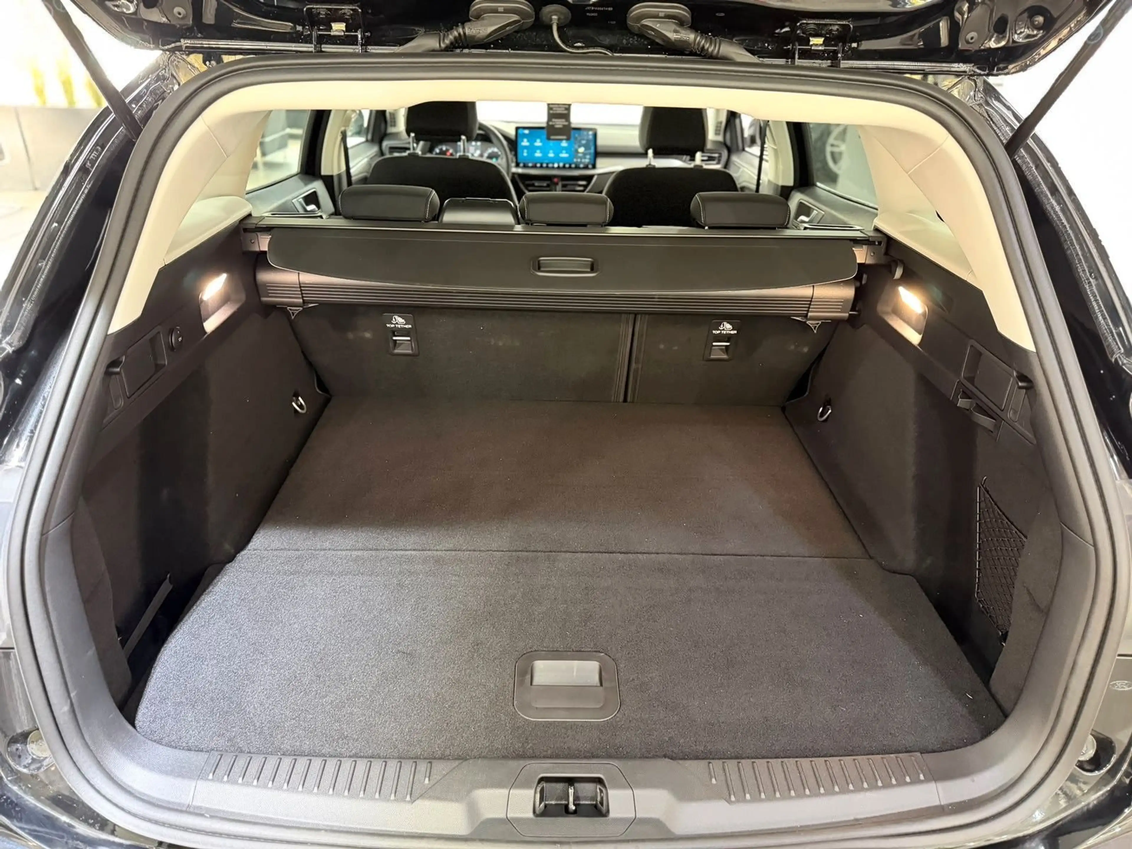 Ford Focus Turnier Titanium Automatik 1.Hand|AHK|Kam. — photo 13