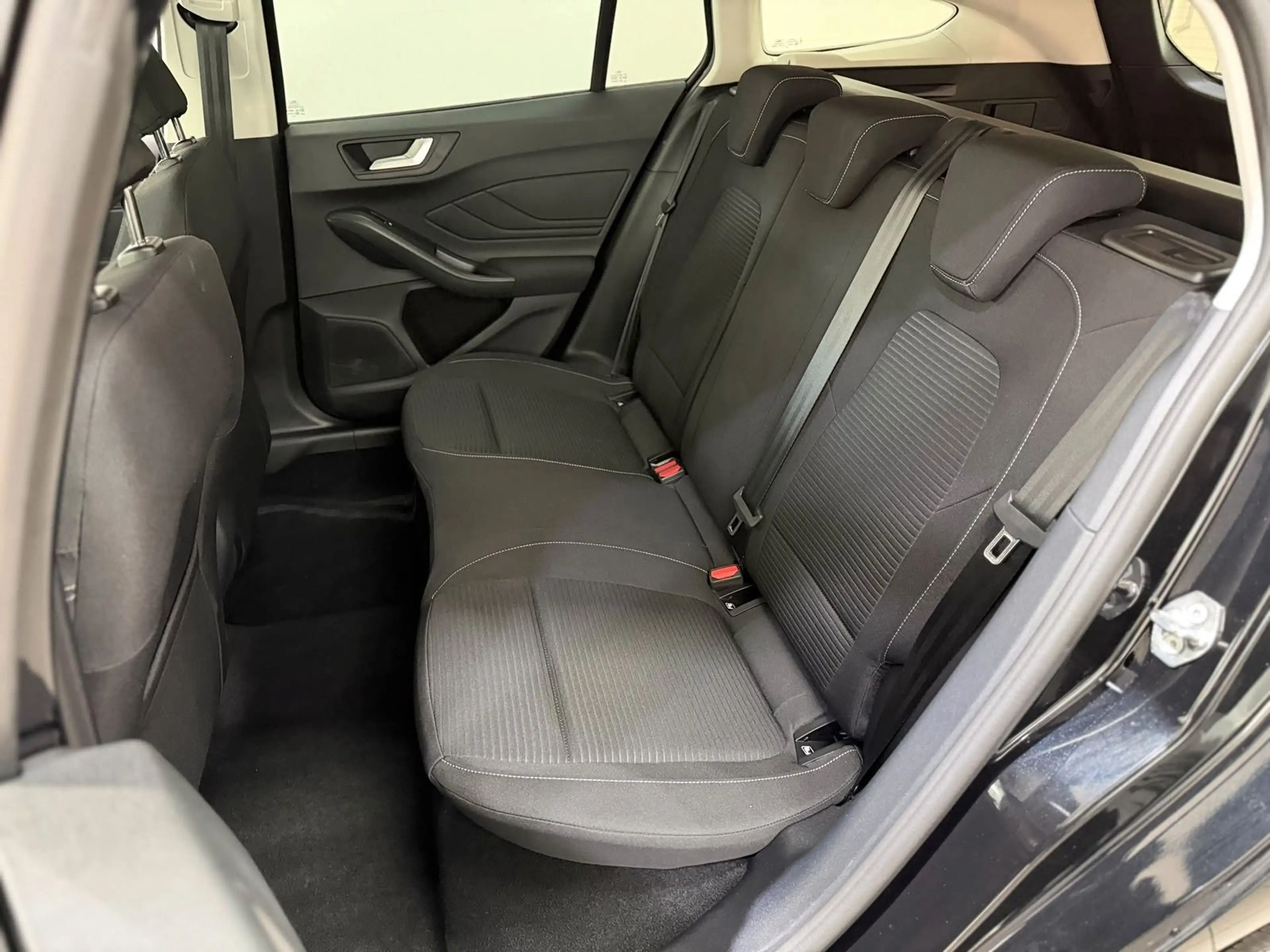 Ford Focus Turnier Titanium Automatik 1.Hand|AHK|Kam. — photo 15