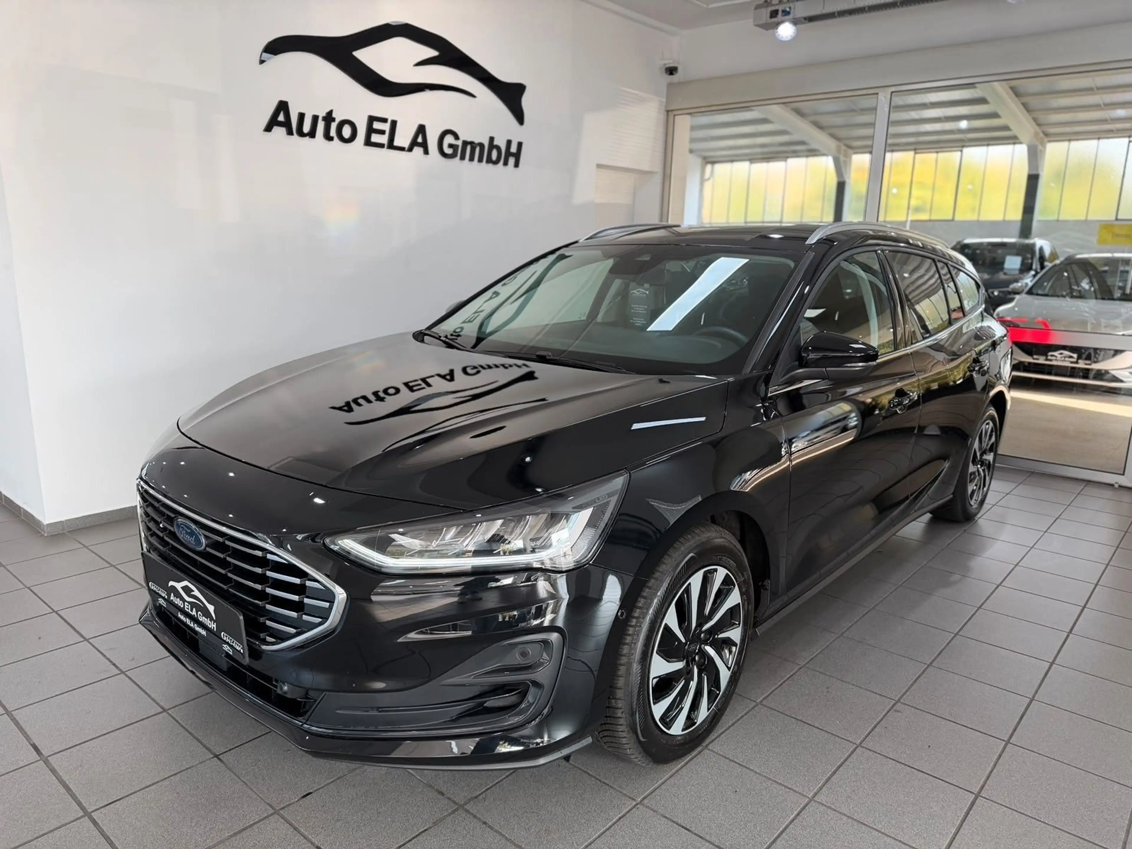 Ford Focus Turnier Titanium Automatik 1.Hand|AHK|Kam.