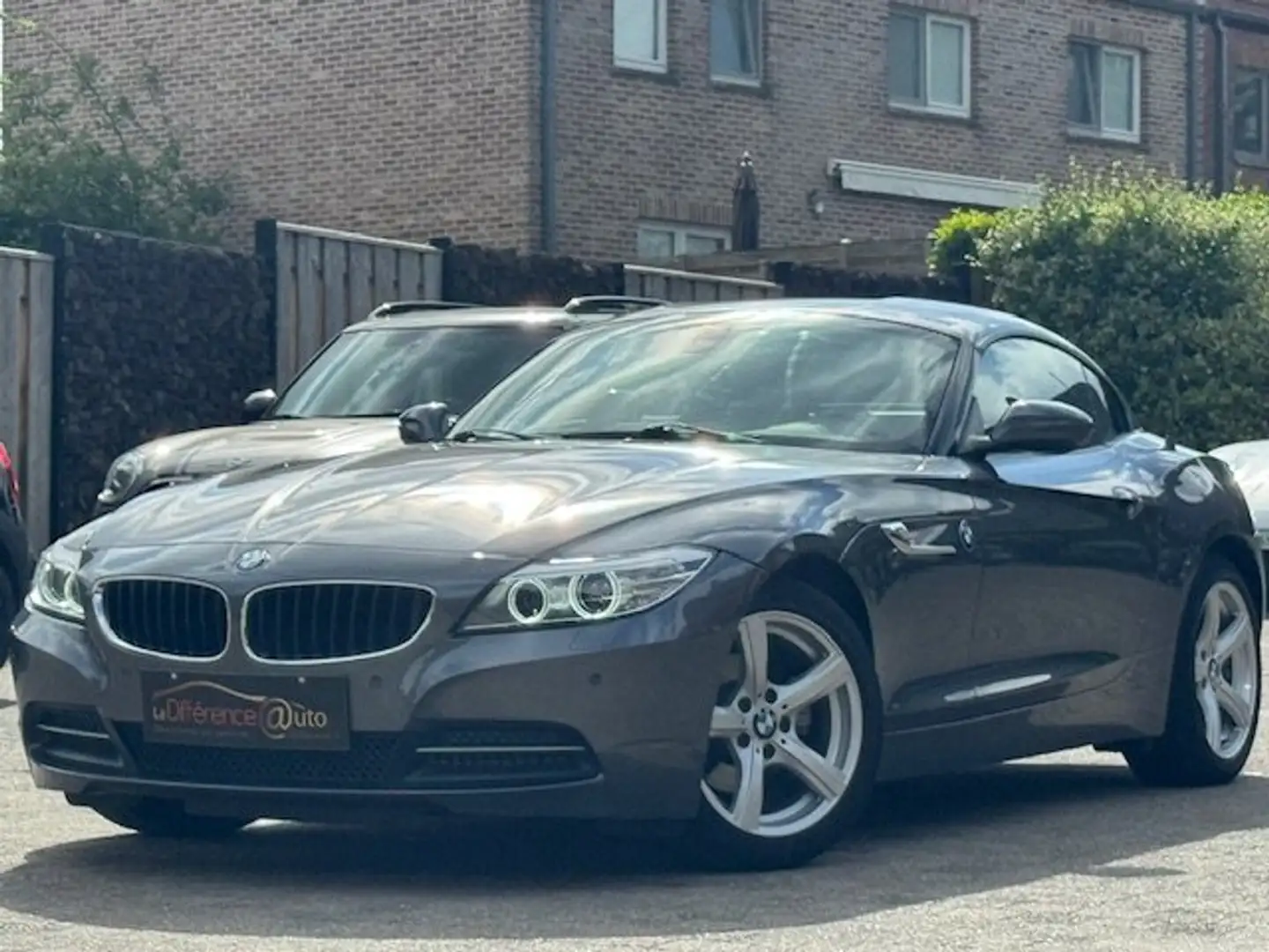 BMW Z4 2.0iA sDrive Clim - Cuir Sport - GPS - Bluetooth Gris - 2