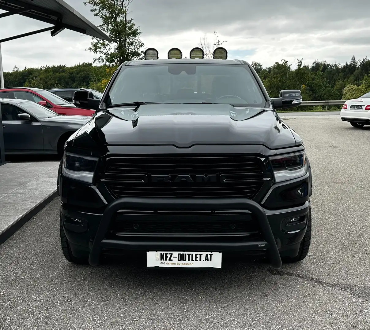 Dodge RAM 1500 Quad Cab Sport*HEMI*5,7*Night Edition*Light* Schwarz - 2
