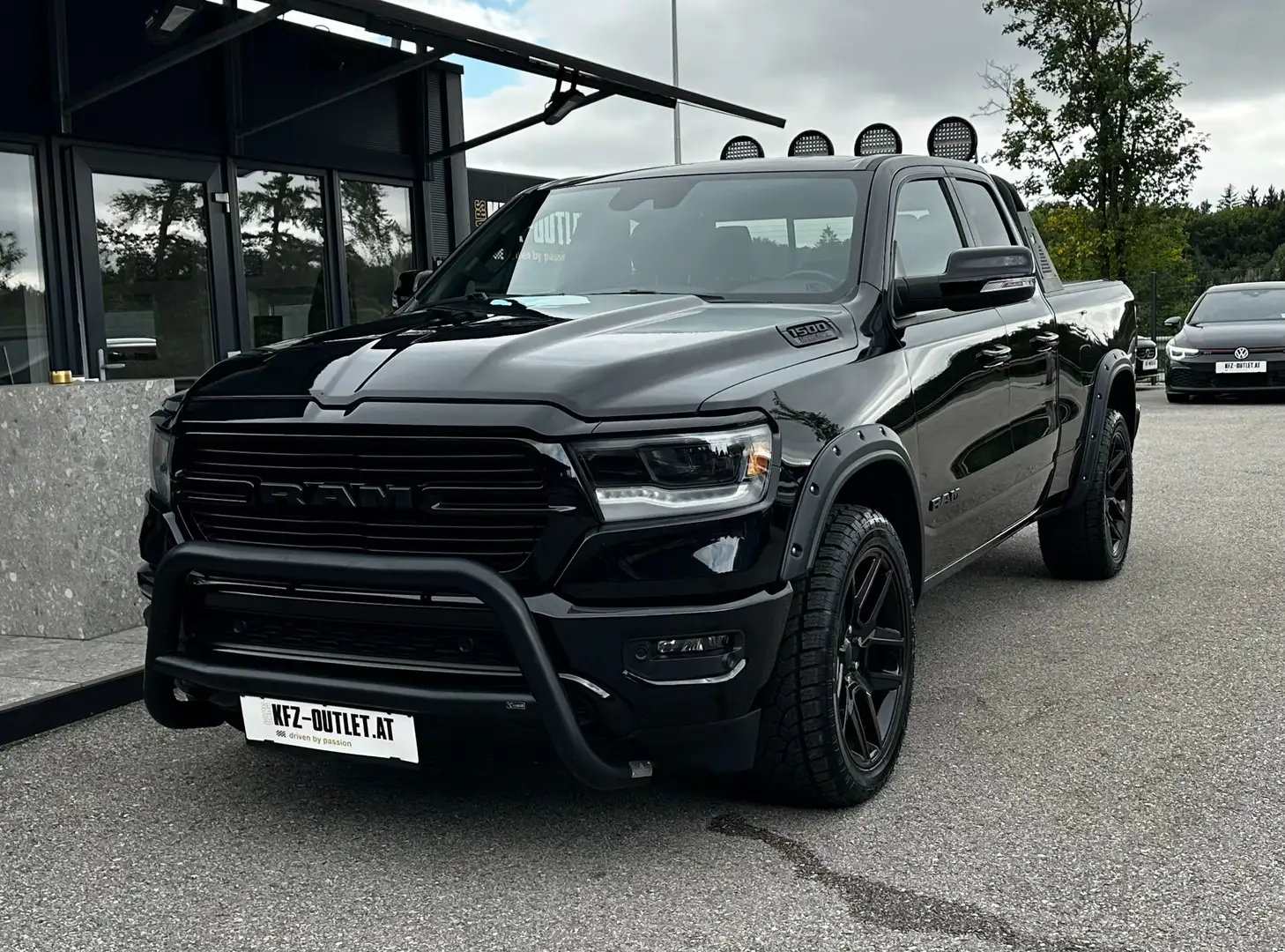 Dodge RAM 1500 Quad Cab Sport*HEMI*5,7*Night Edition*Light* Schwarz - 1