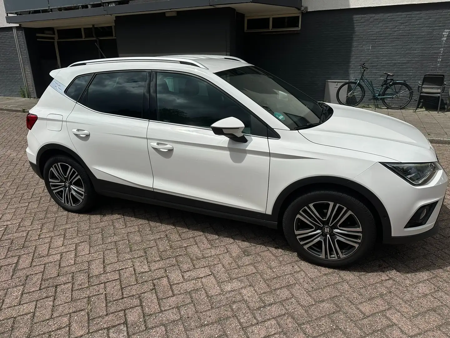 SEAT Arona Arona 1.0 TSI Xc. B. Int. Білий - 1
