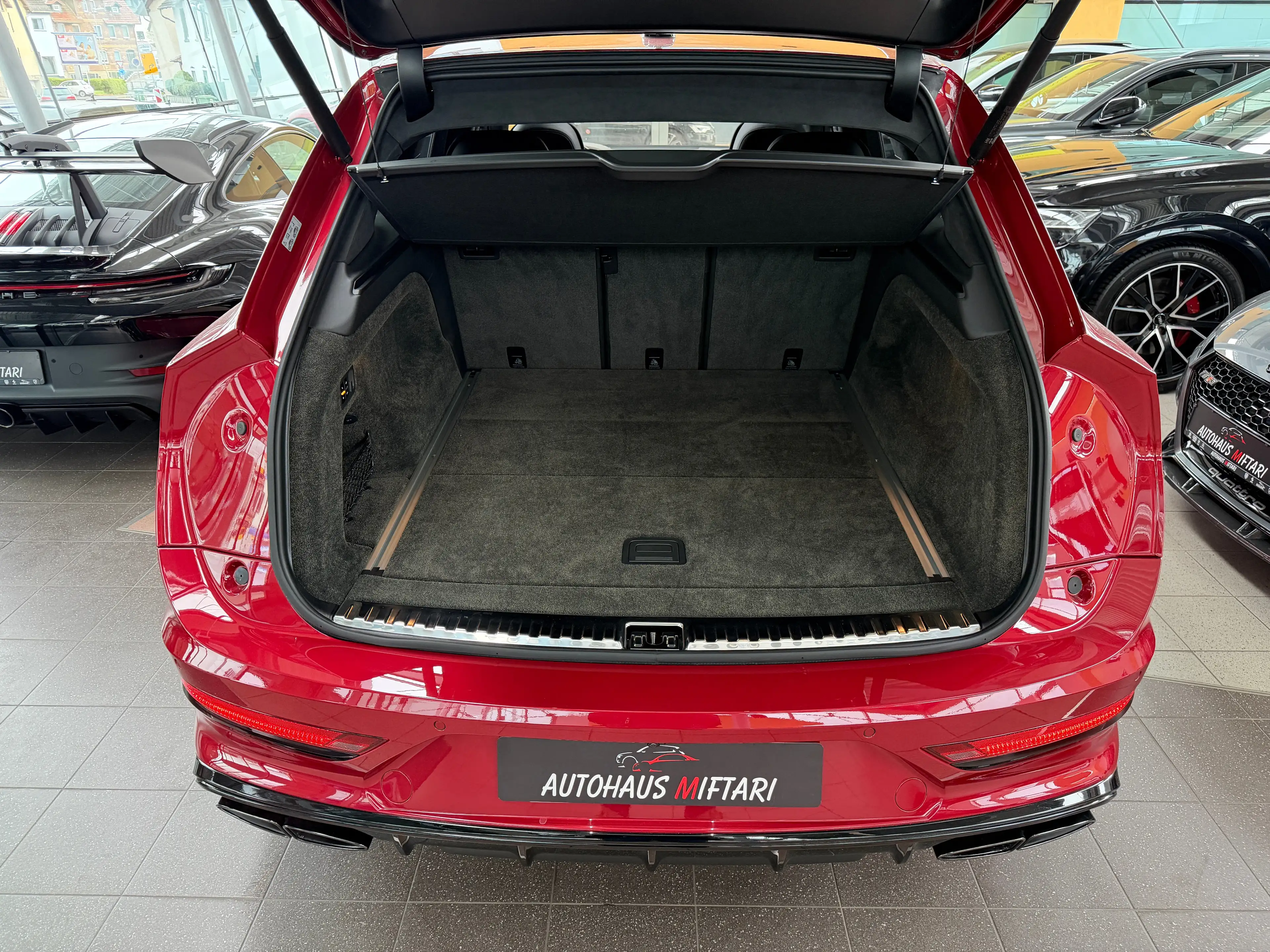 Bentley Bentayga S V8 NAIM Mulliner Carbon 22" All Terrain Touring — photo 10