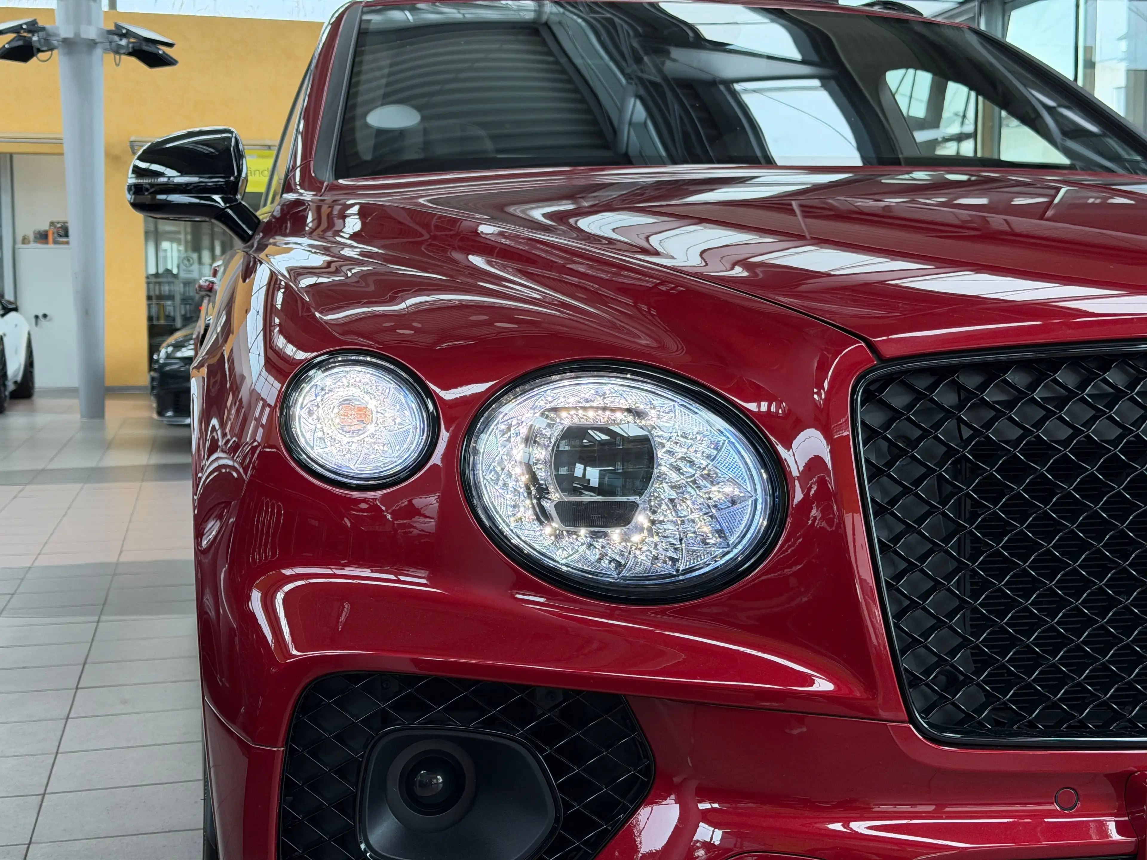Bentley Bentayga S V8 NAIM Mulliner Carbon 22" All Terrain Touring — photo 13
