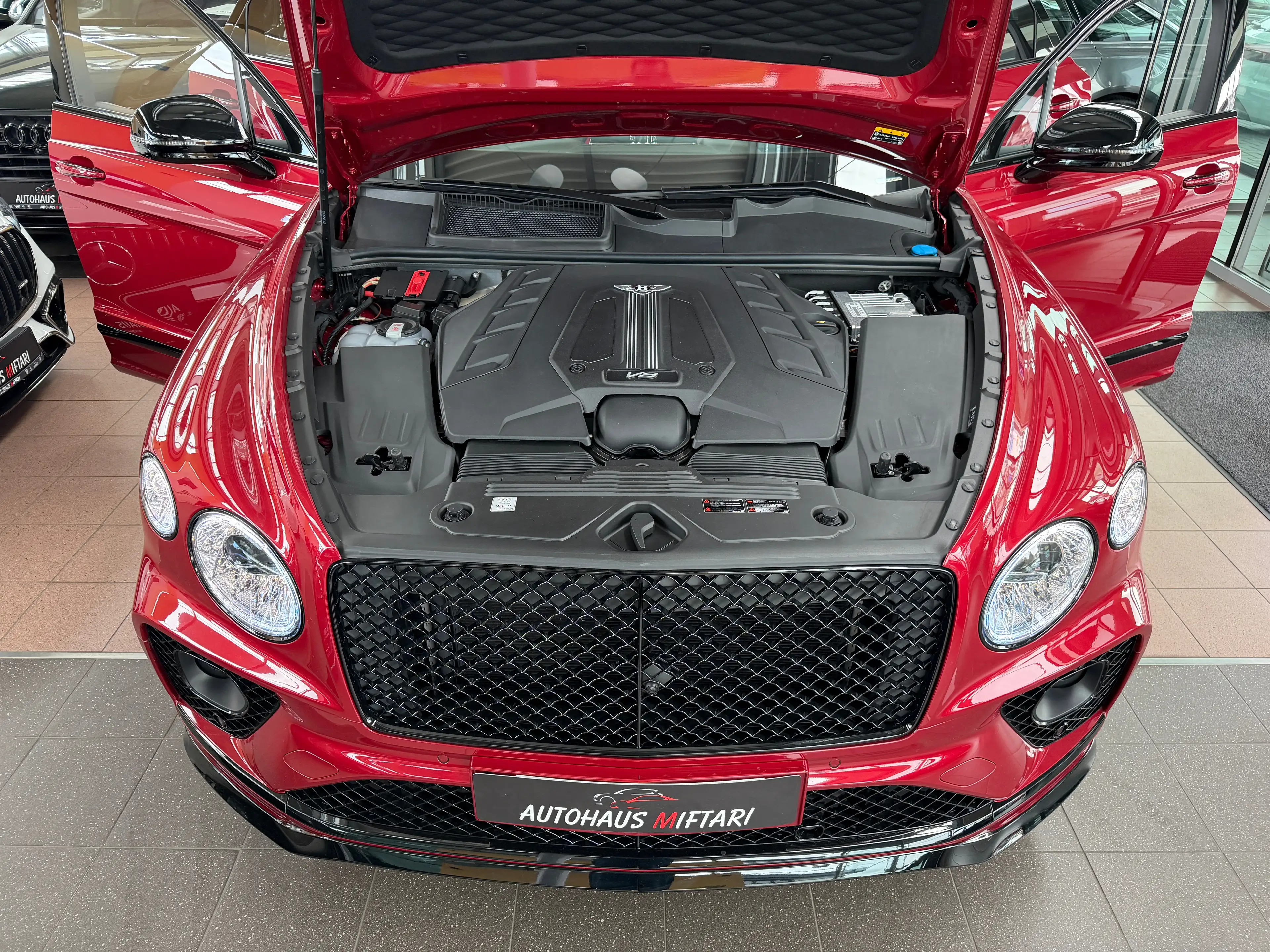Bentley Bentayga S V8 NAIM Mulliner Carbon 22" All Terrain Touring — photo 3