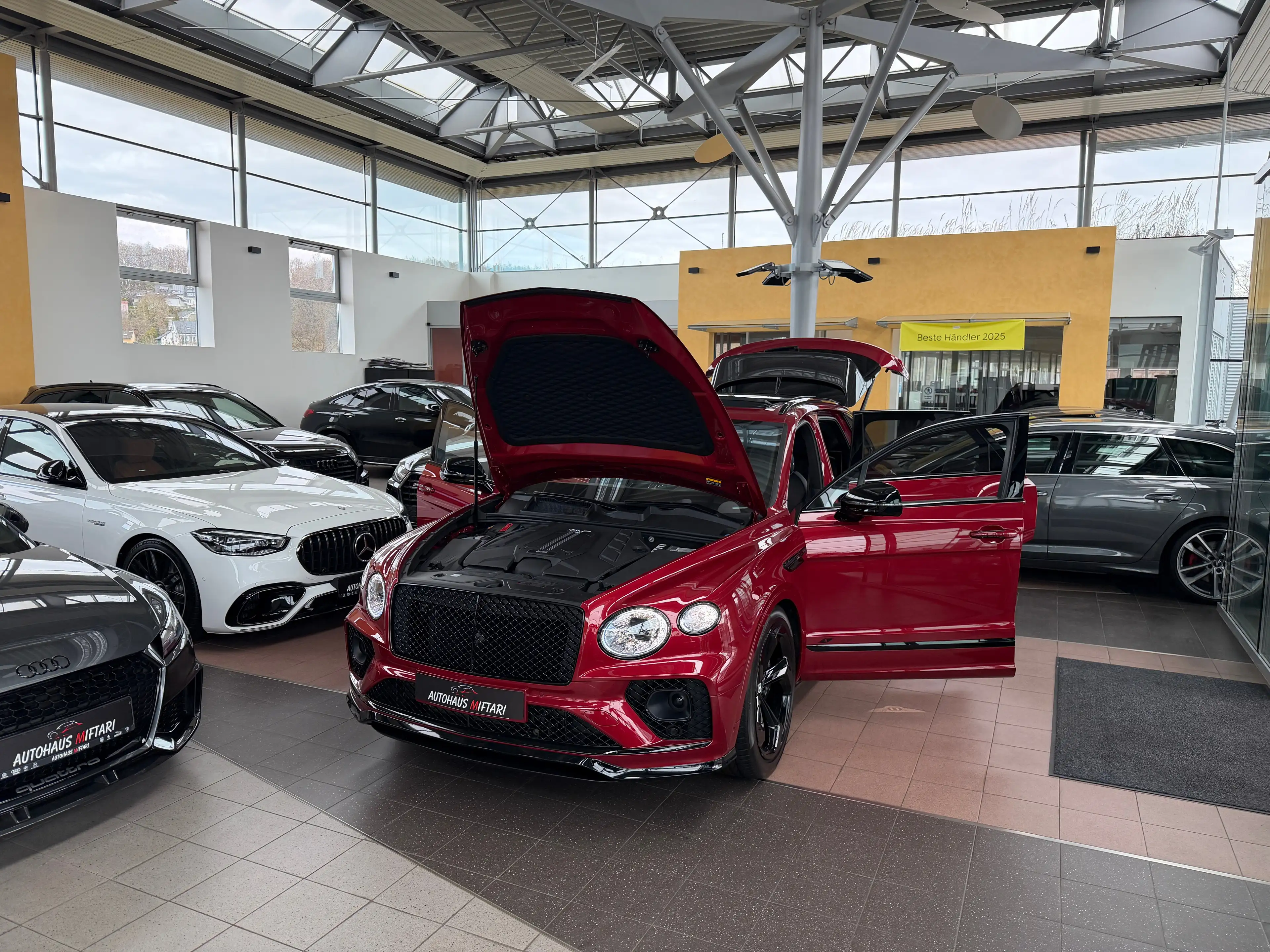 Bentley Bentayga S V8 NAIM Mulliner Carbon 22" All Terrain Touring — photo 2