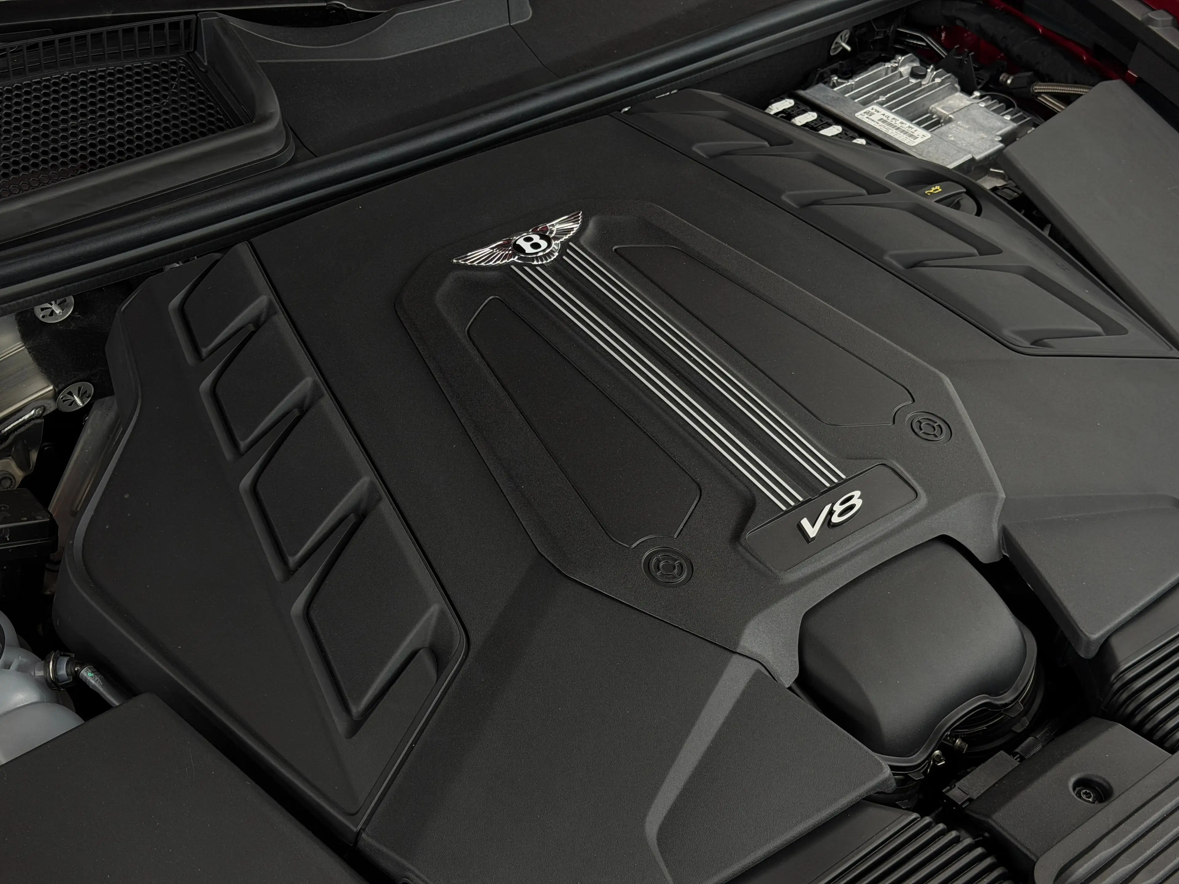 Bentley Bentayga S V8 NAIM Mulliner Carbon 22" All Terrain Touring — photo 4