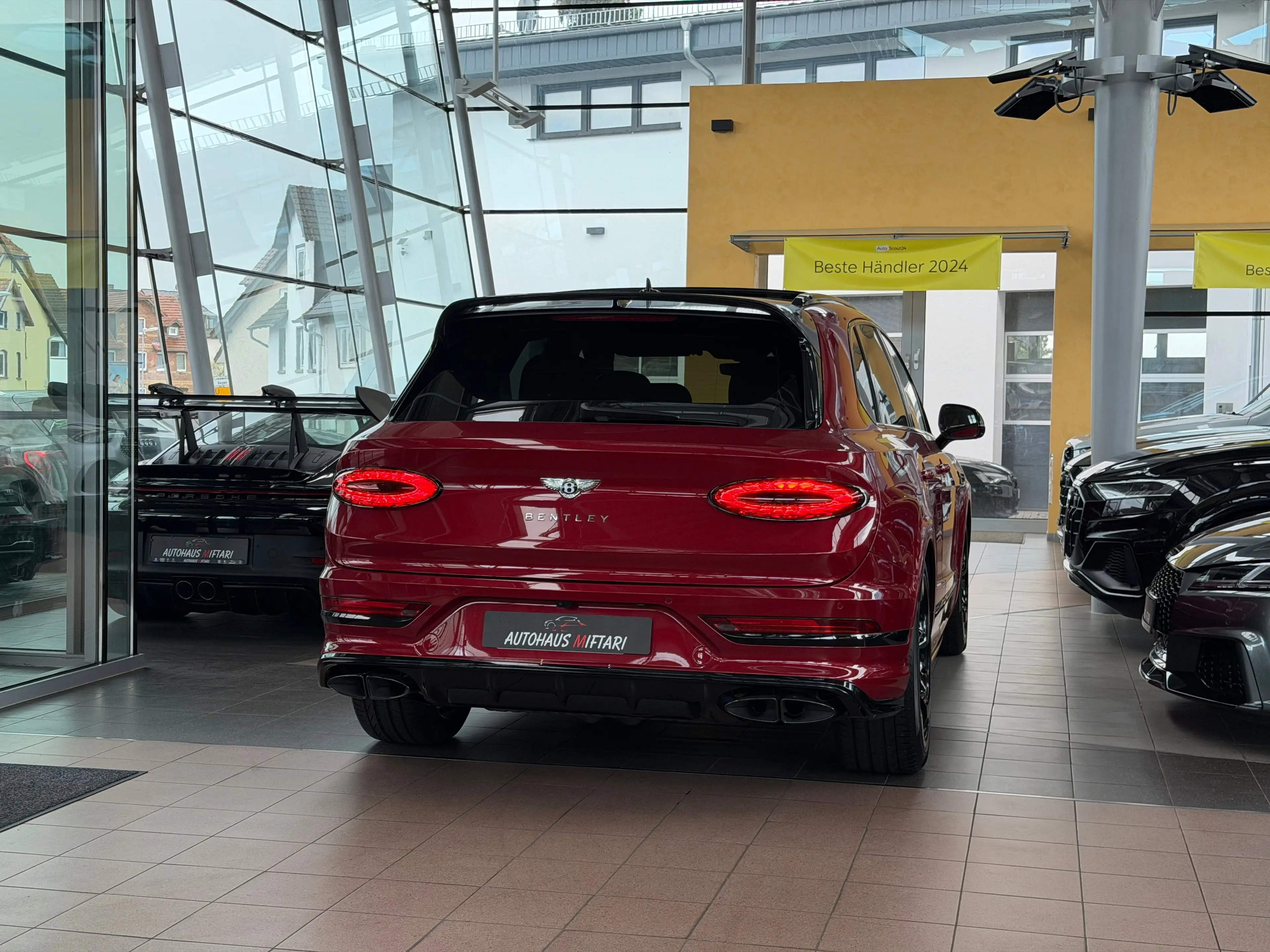 Bentley Bentayga S V8 NAIM Mulliner Carbon 22" All Terrain Touring — photo 5