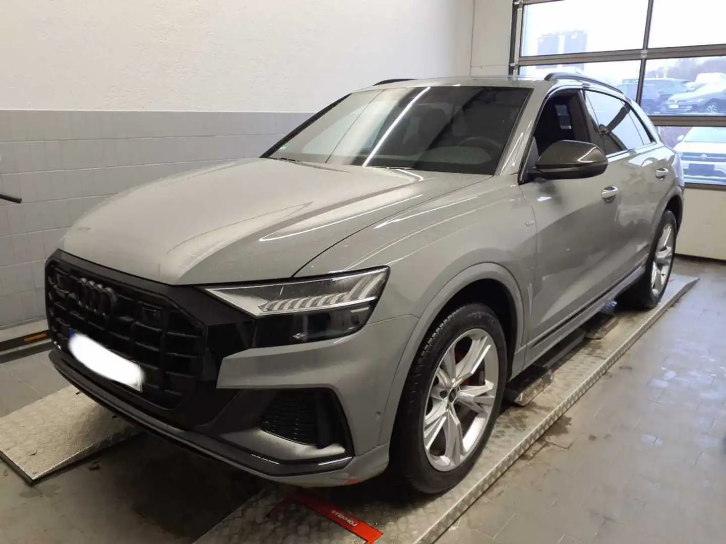 Audi Q8 S line comp.+ 50TDI AHK Pano Carbon S-Sitze Raute Grau - 2