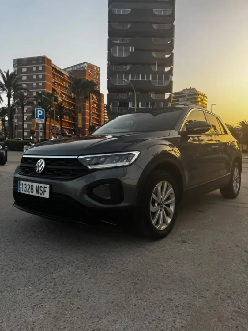 Volkswagen T-Roc 2.0TDI R-Line 110KW Gris - 2