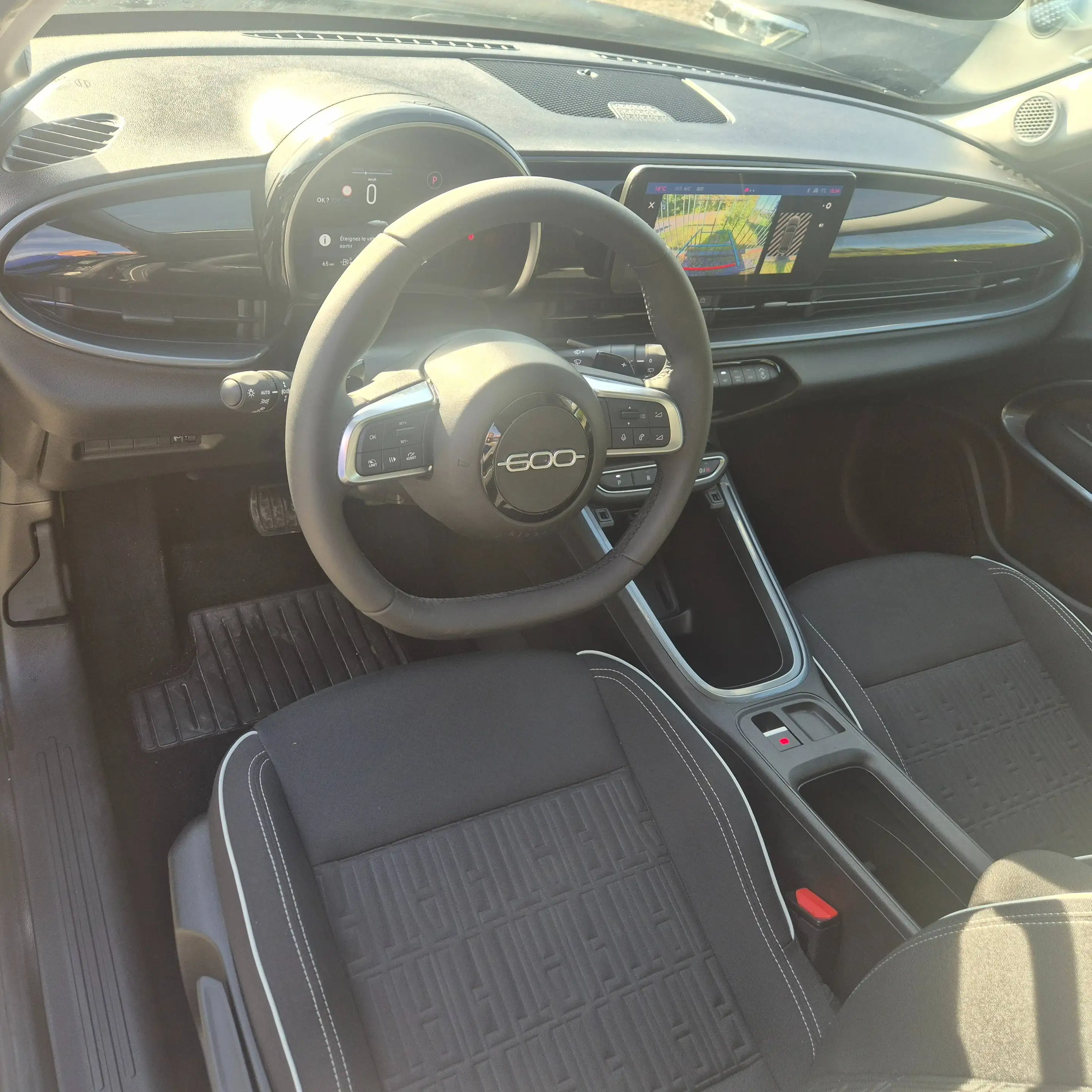 Fiat 600 1.2 Hybrid Icon 145ch eDCT6 — photo 9