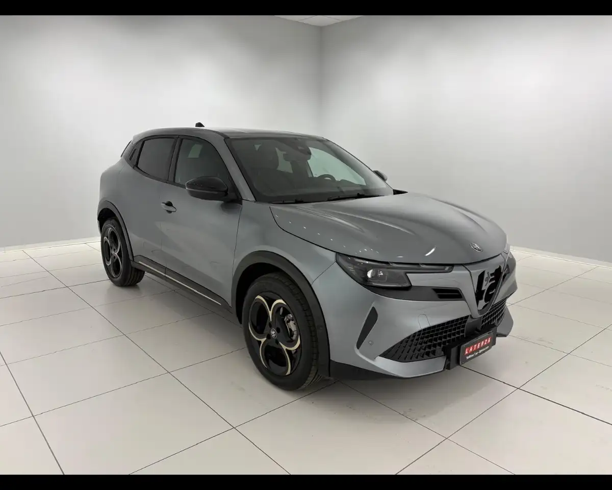 Alfa Romeo Junior 2025