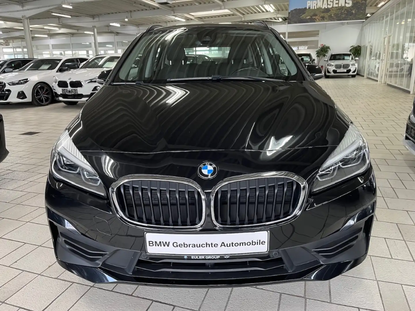 BMW 218 Gran Tourer i LED RFK PDC AHK-abnehmbar Pano Navi Schwarz - 2